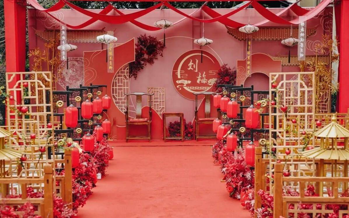 拾月婚礼户外庭院红色中式婚礼