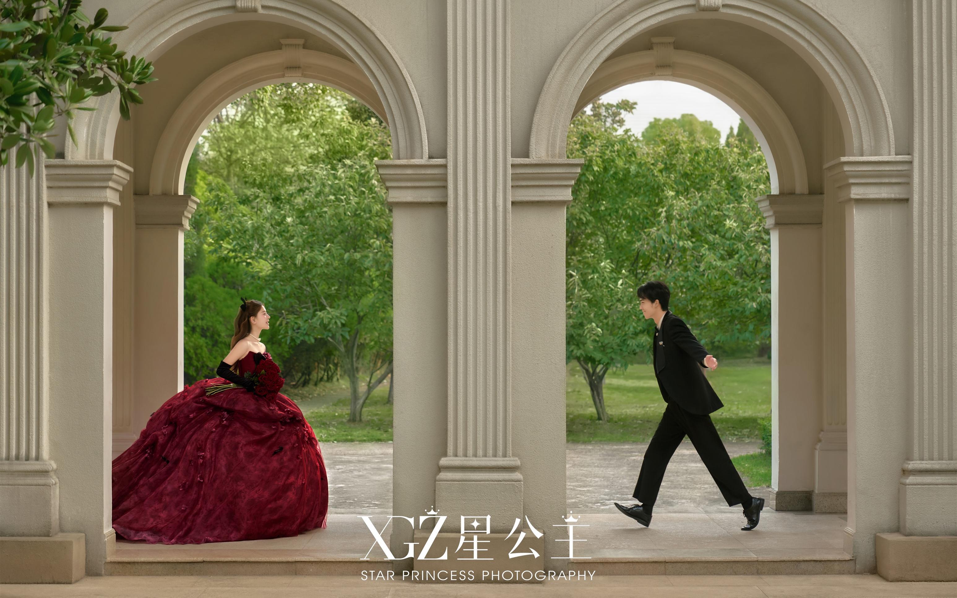 在逃公主婚紗照｜被這組酒紅暗黑童話風美到失語！
