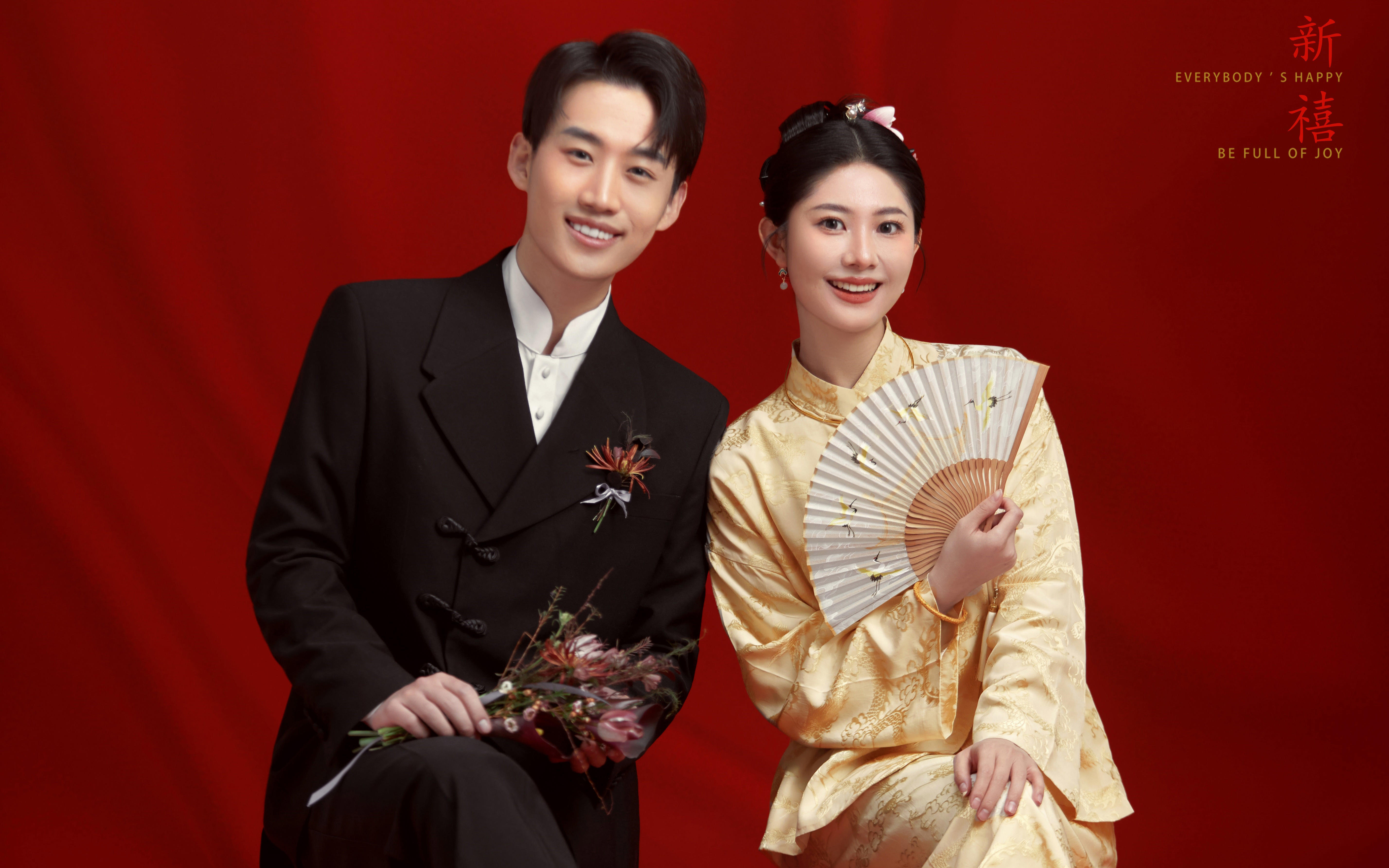 好爱我的红底婚纱照