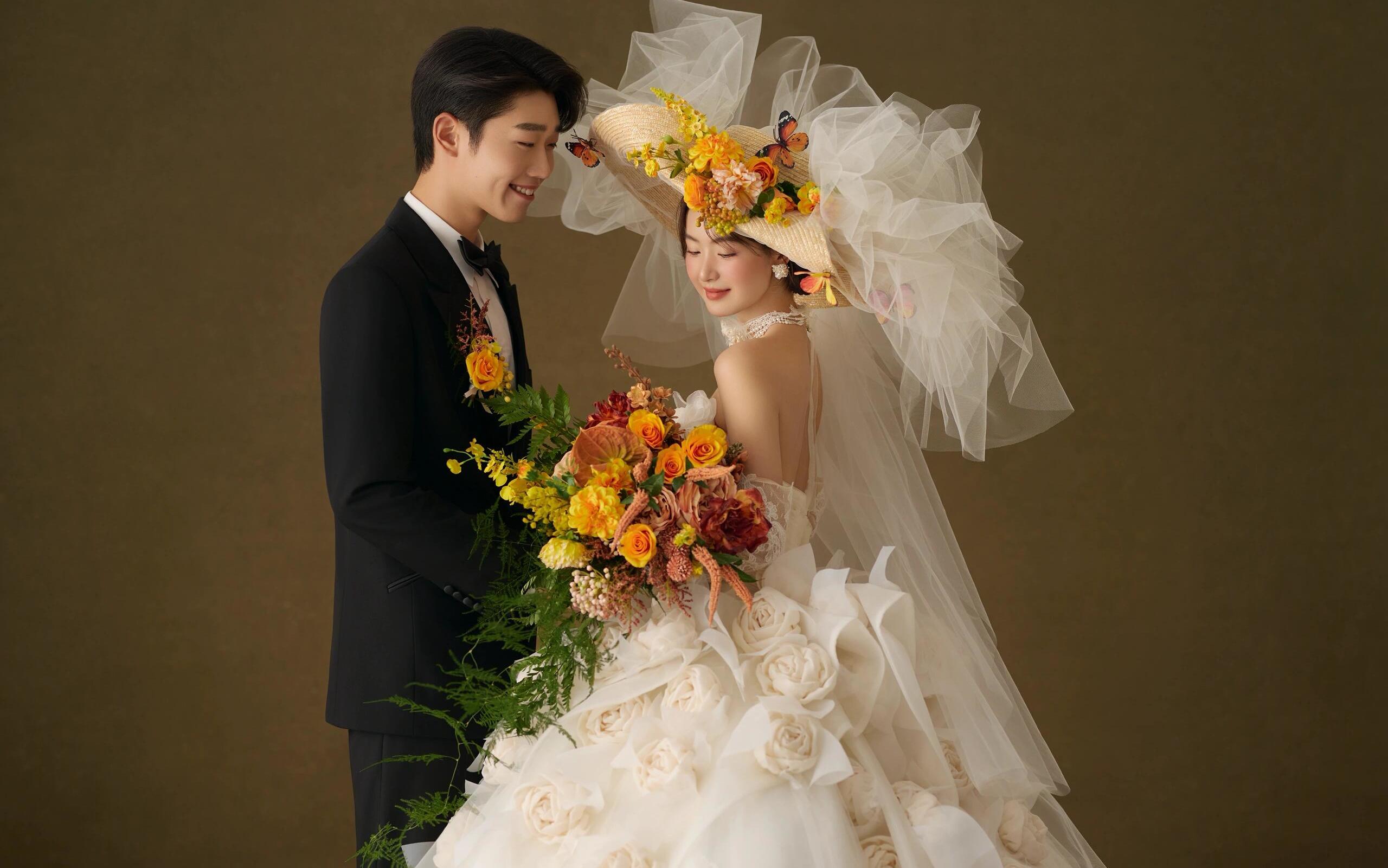 【超有氛圍感的法式復(fù)古婚紗照-】