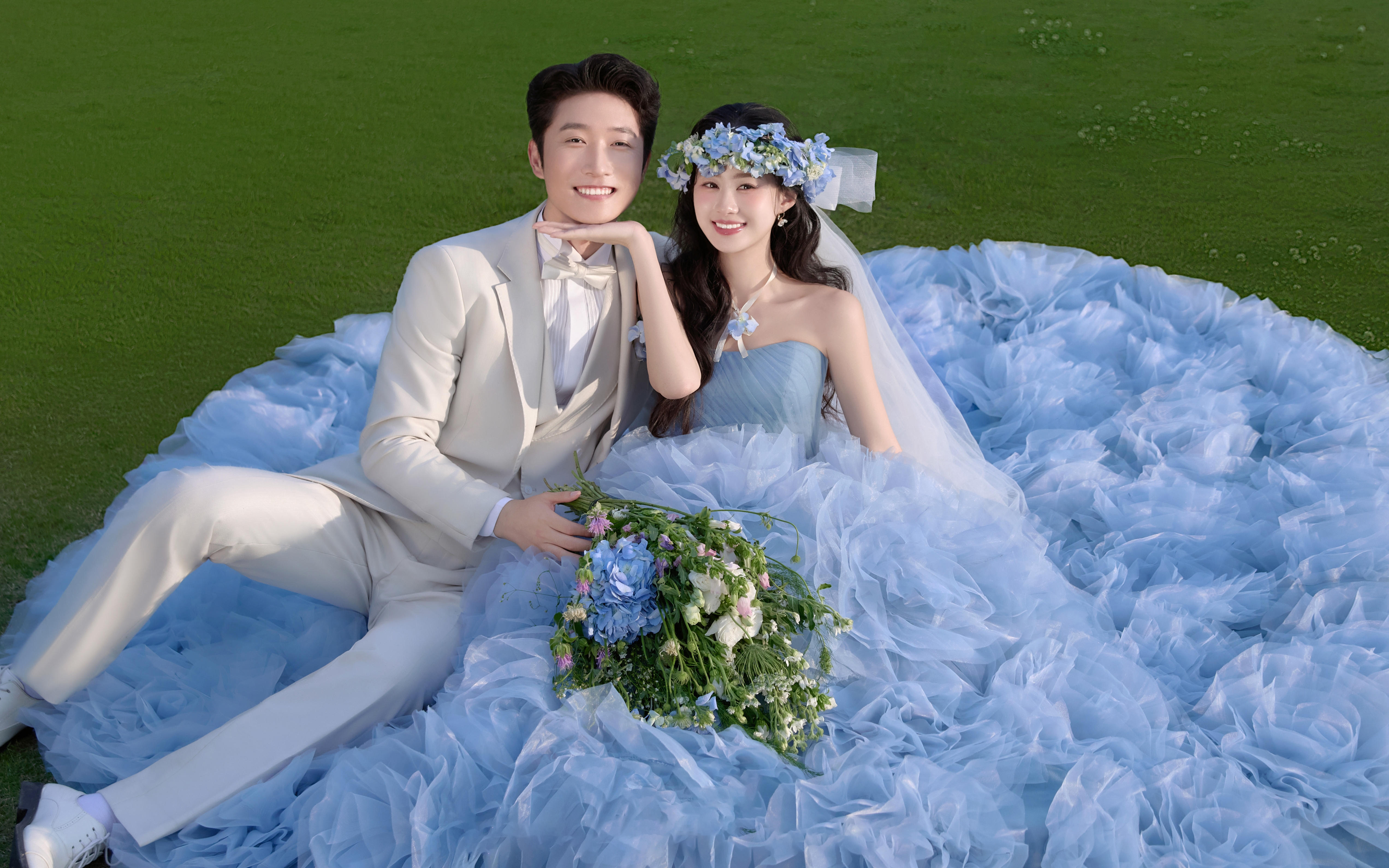 把 “我愿意” 縫進(jìn)婚紗裙擺，每一幀都是答案