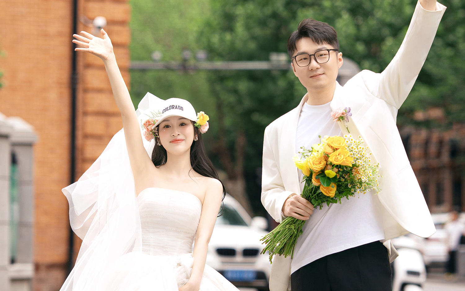 把婚纱照拍成街拍大片！这组又松弛又有爱