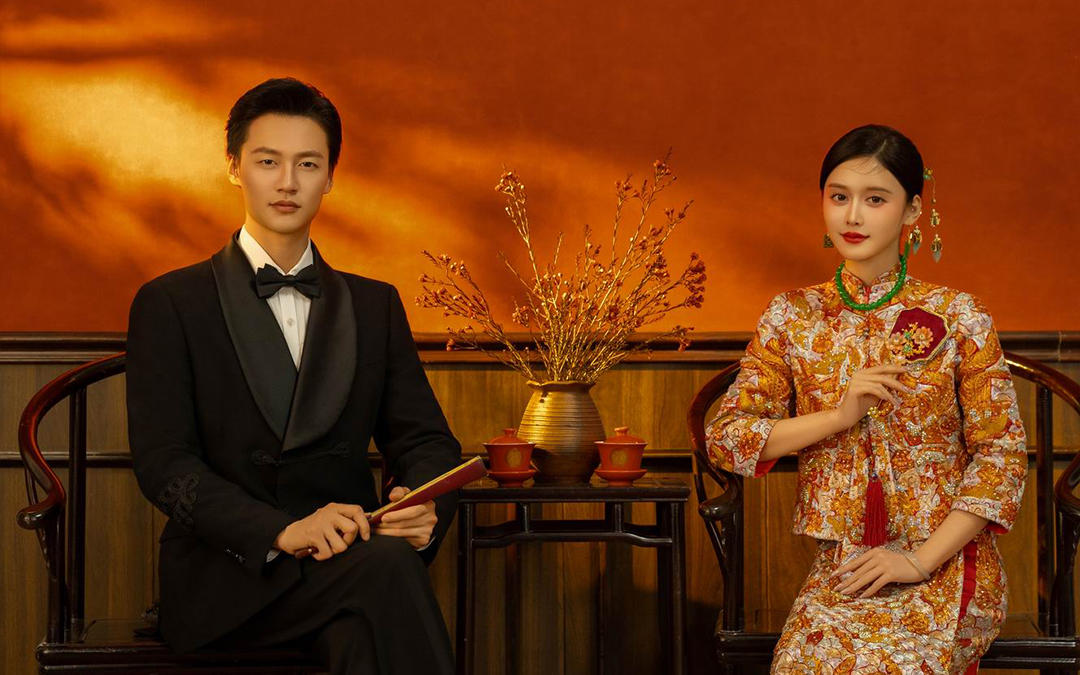 青岛婚纱照 中式秀禾红墙经典
