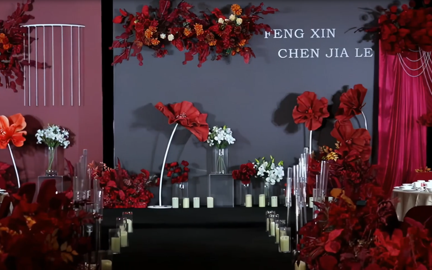 酒红黑色简约复古婚礼布置