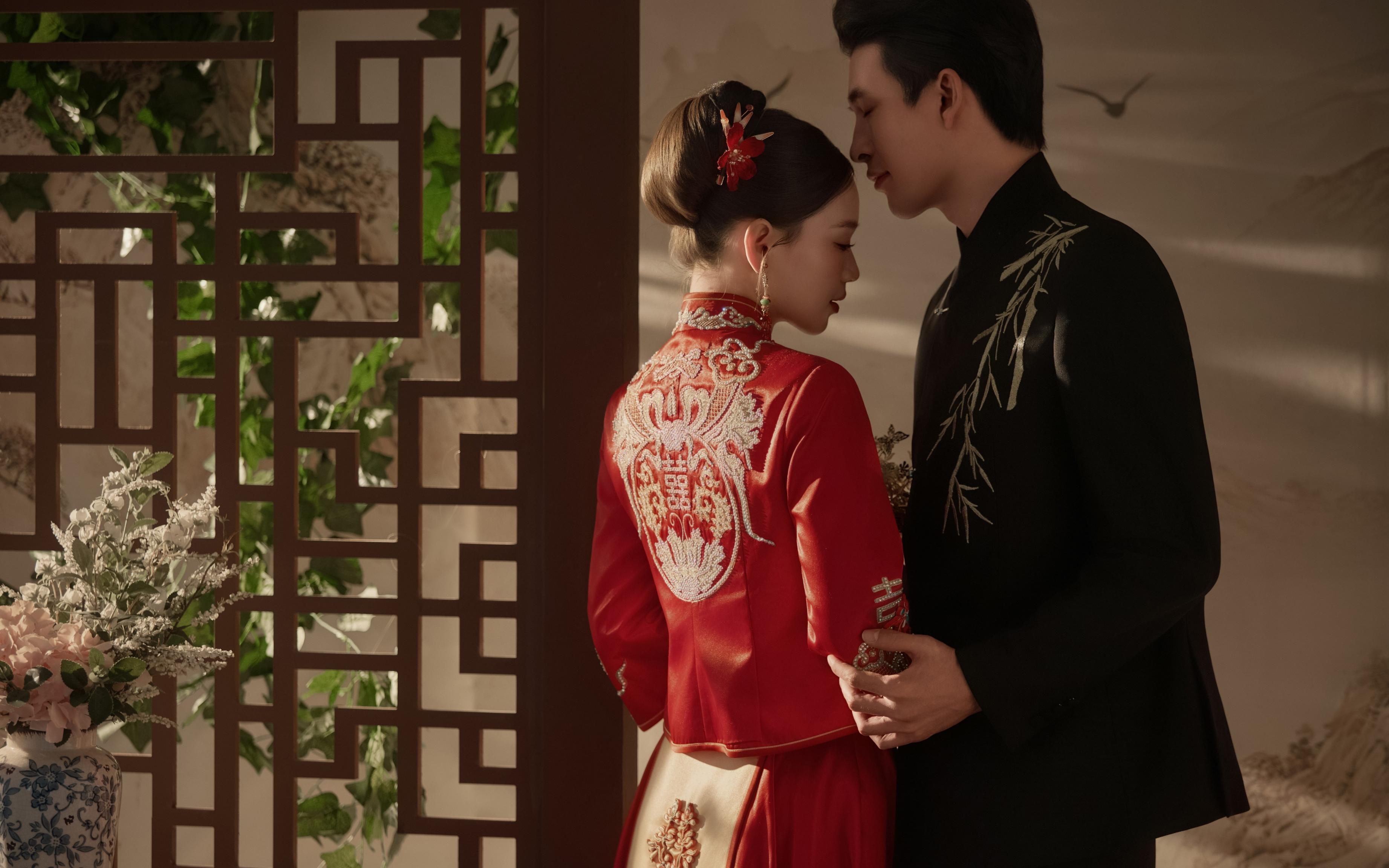  客照代言：李李&哲洋