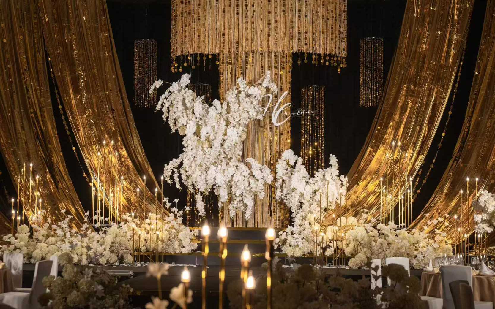 以復(fù)古韻味邂逅老錢風范的婚禮