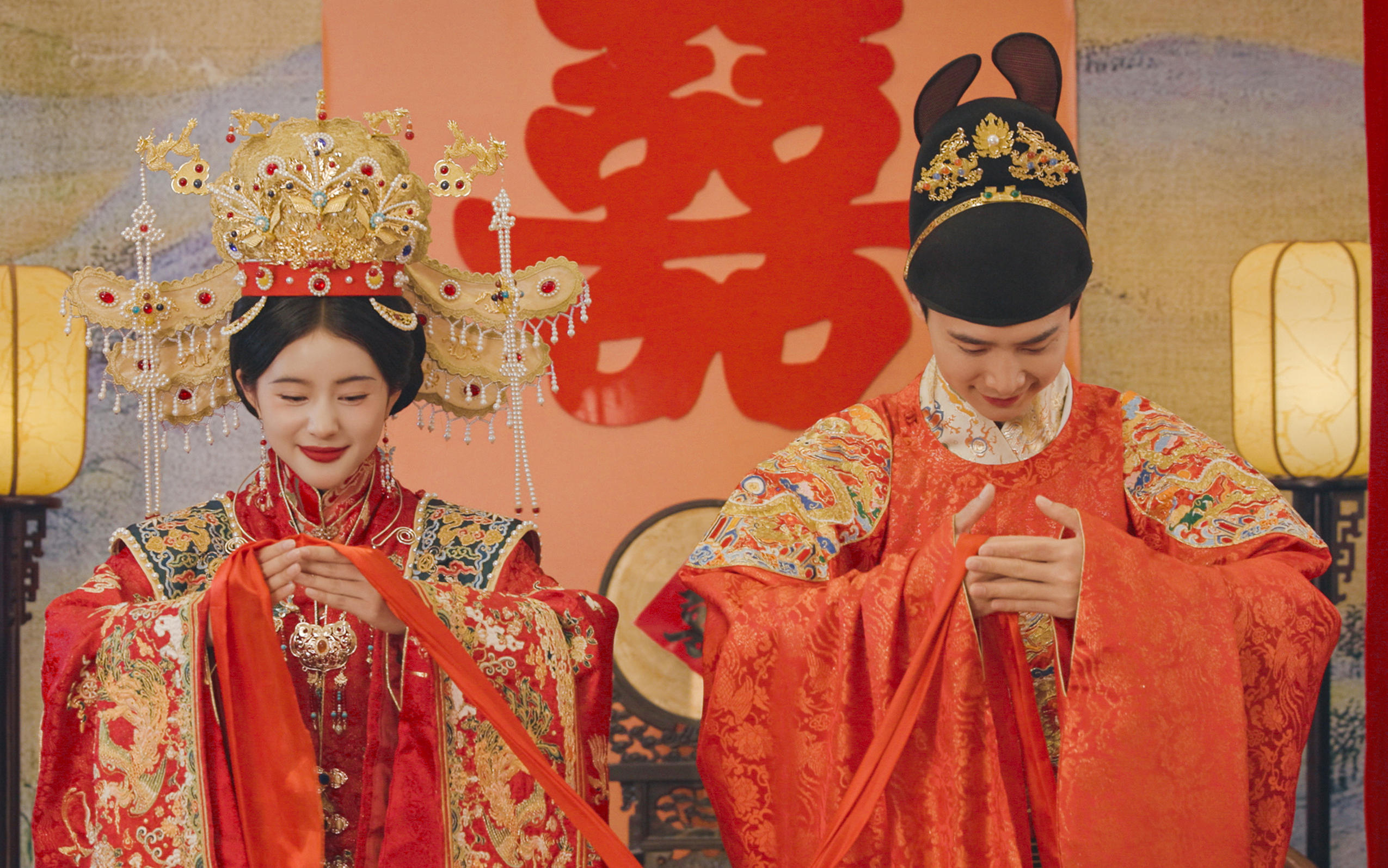 拍鳳冠霞帔婚紗照，朋友圈被問(wèn)爆了??