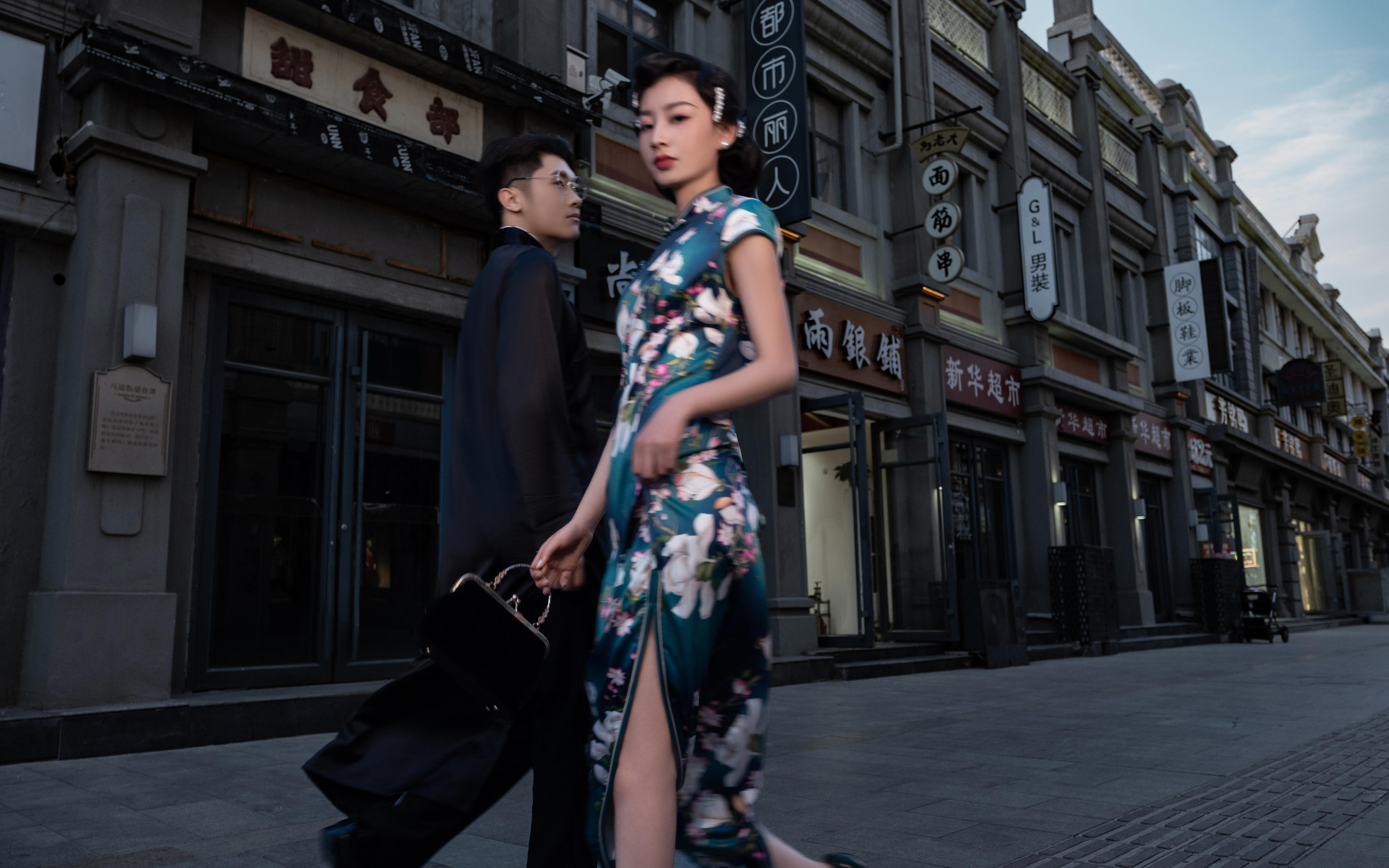 老上海旗袍婚纱照 一颦一笑皆是风情