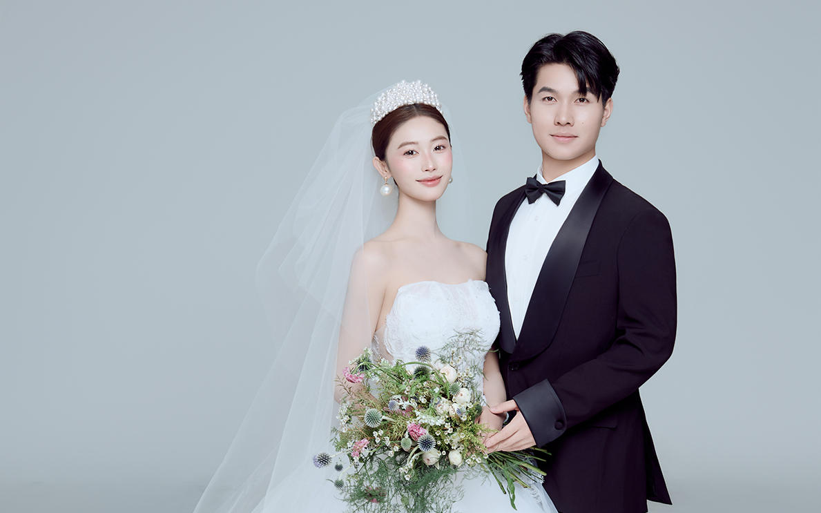 ?極簡高級感婚紗照｜把溫柔與儀式感焊在身上