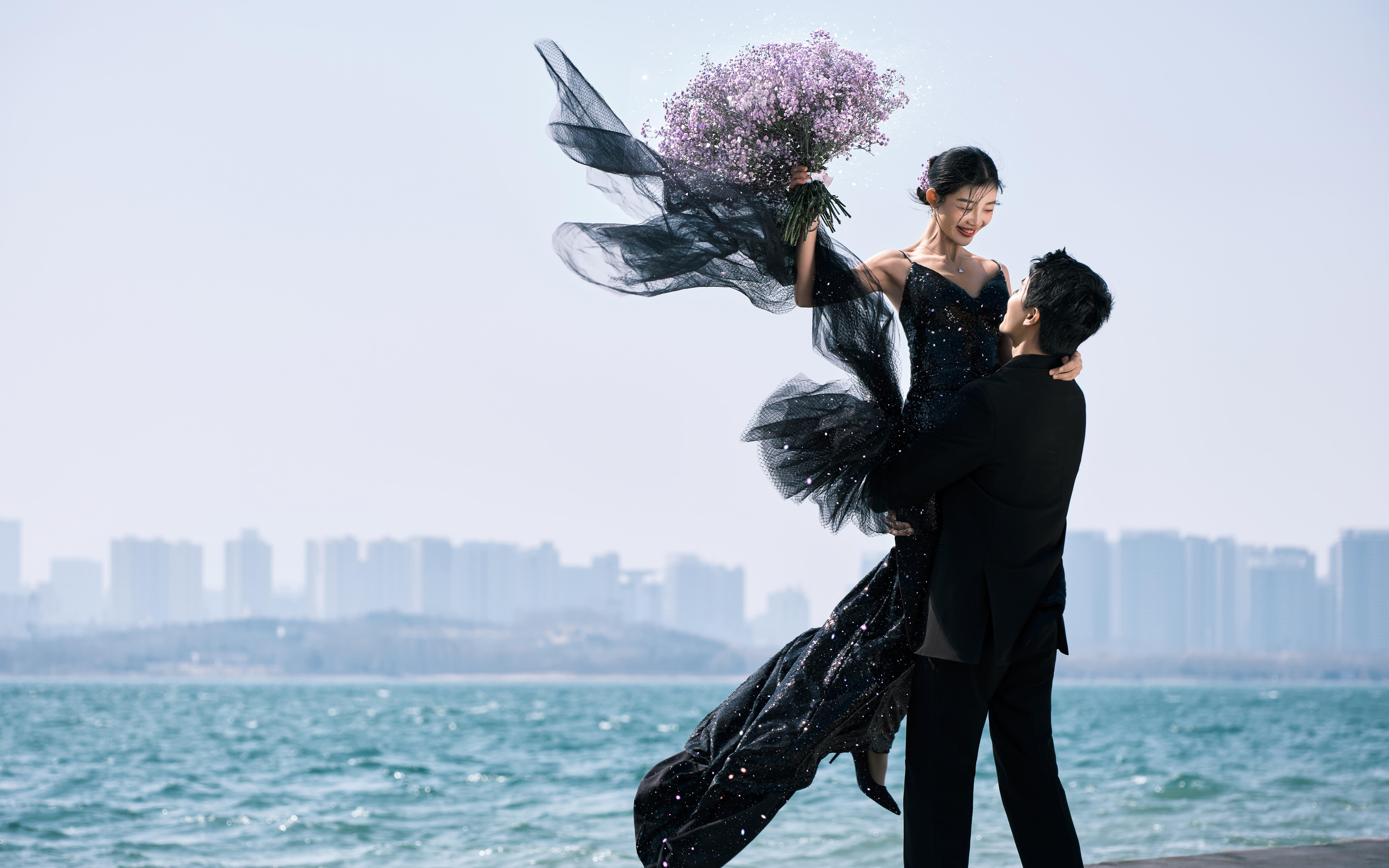 黑裙×電影質(zhì)感，讓婚紗照脫離俗套成為值得收藏大片