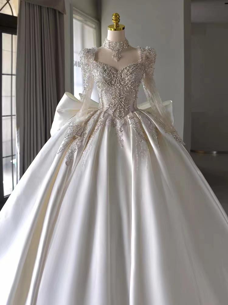 高端名品婚纱＋首席化妆师  