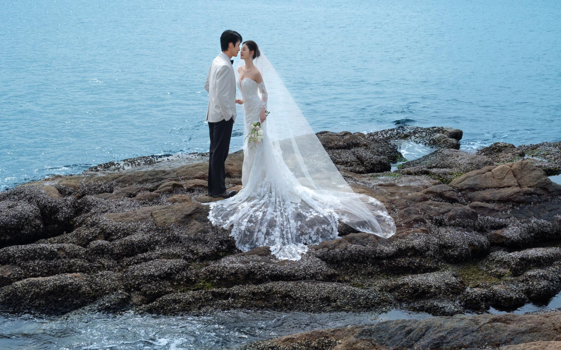 【天吶！能拍海景婚紗照的女孩太幸福了！】