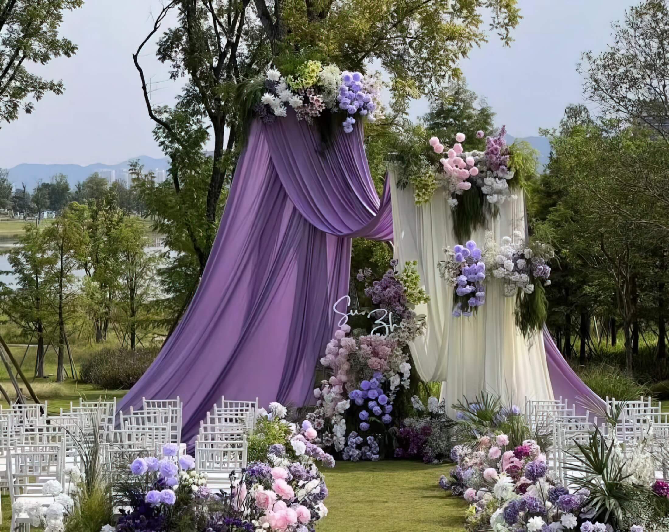 戶外白紫色布幔草坪婚禮