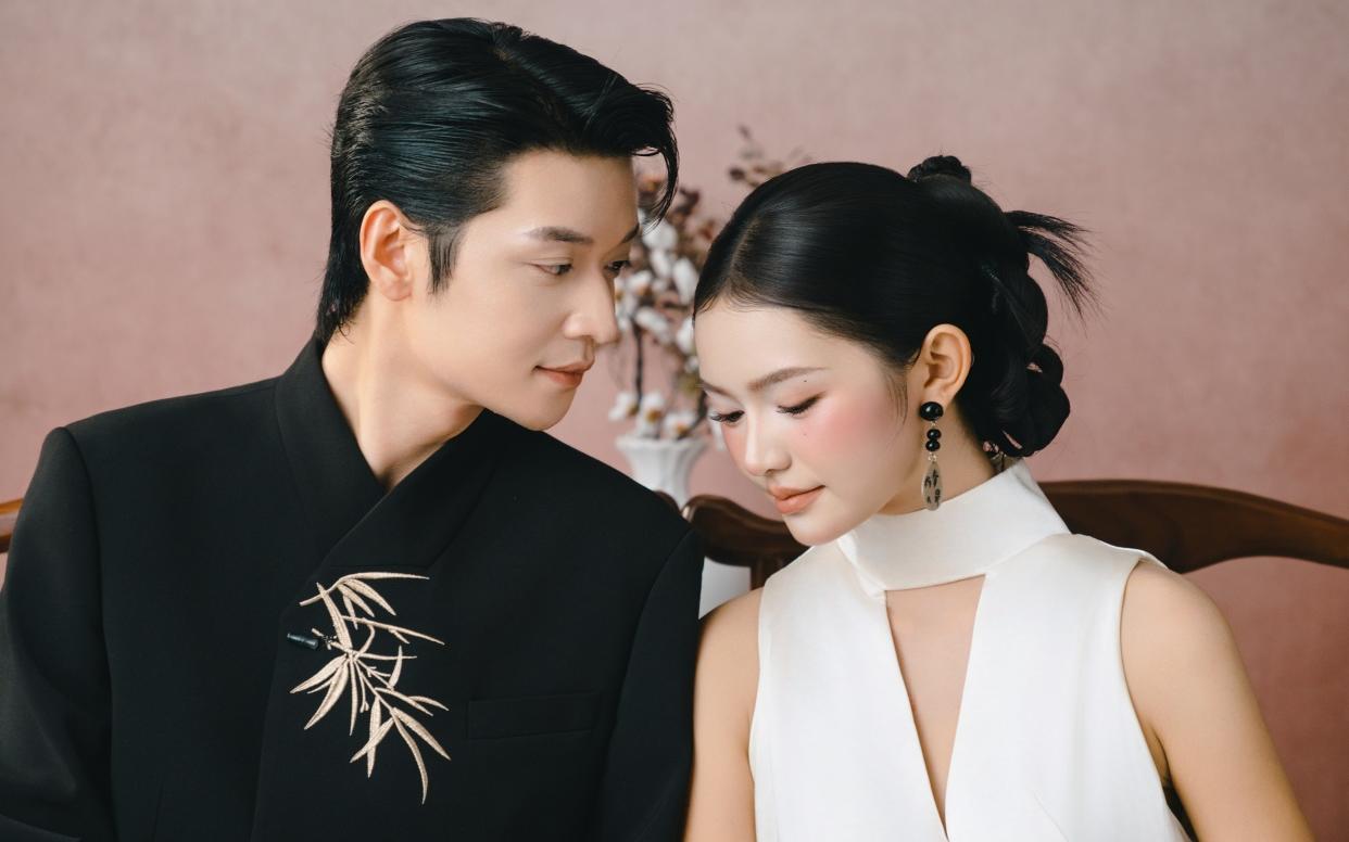 预测这是今年流行的新中式婚纱照，00后超爱