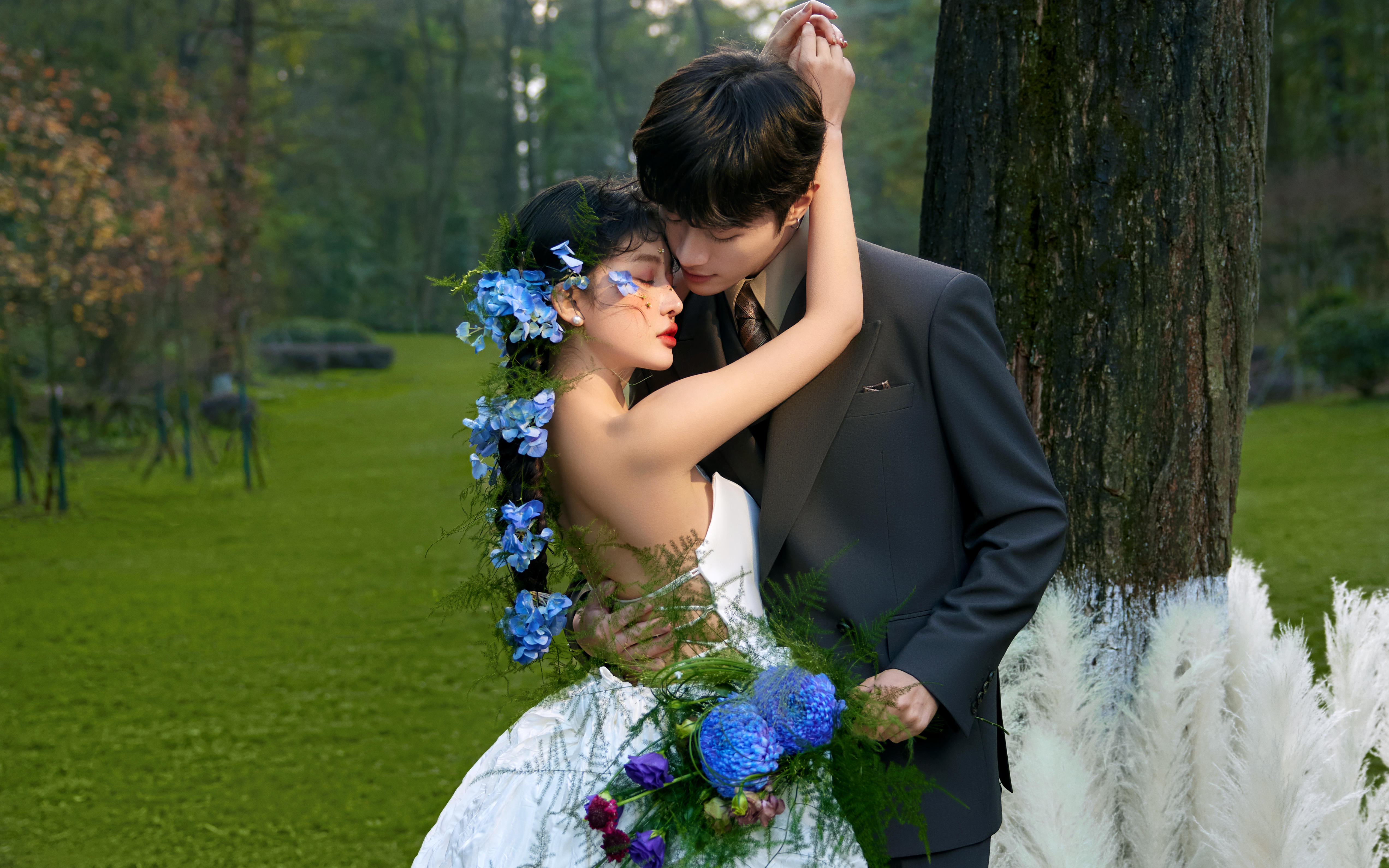 難怪00 后都想拍！森系婚紗照太有感染力啦??