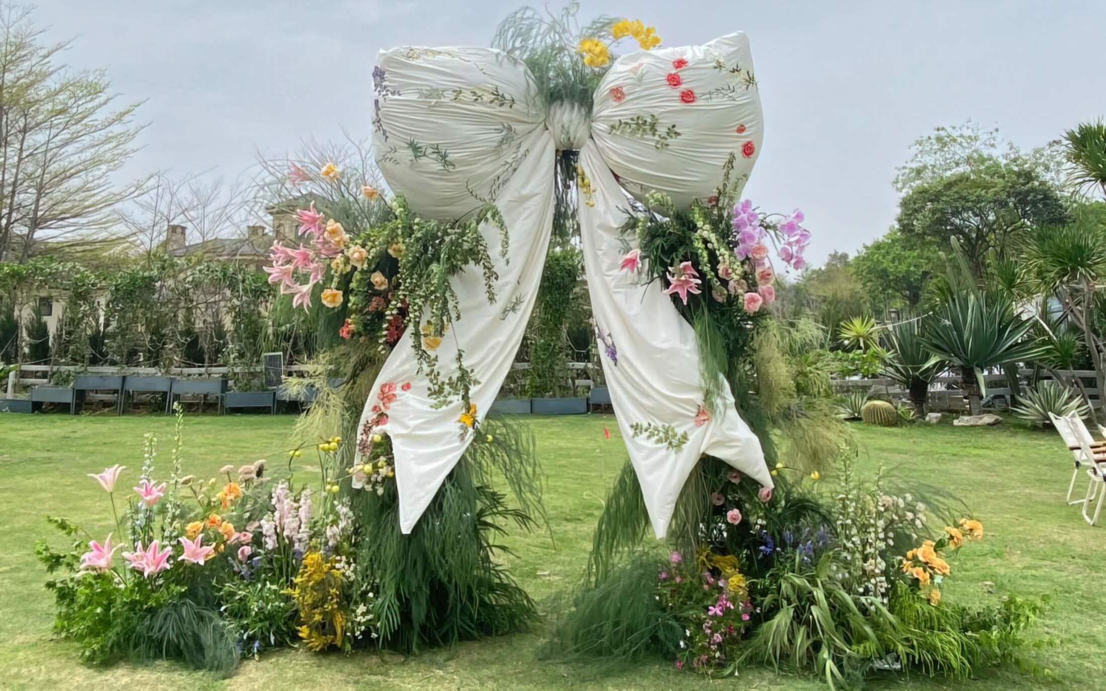 MEMO美慕|蝴蝶结布幔草坪婚礼