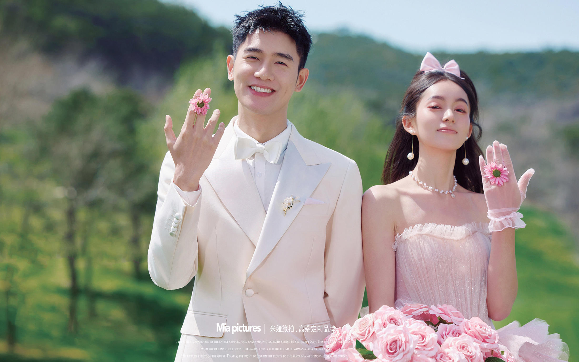 婚纱照客片分享 甜美粉色系草坪婚纱照