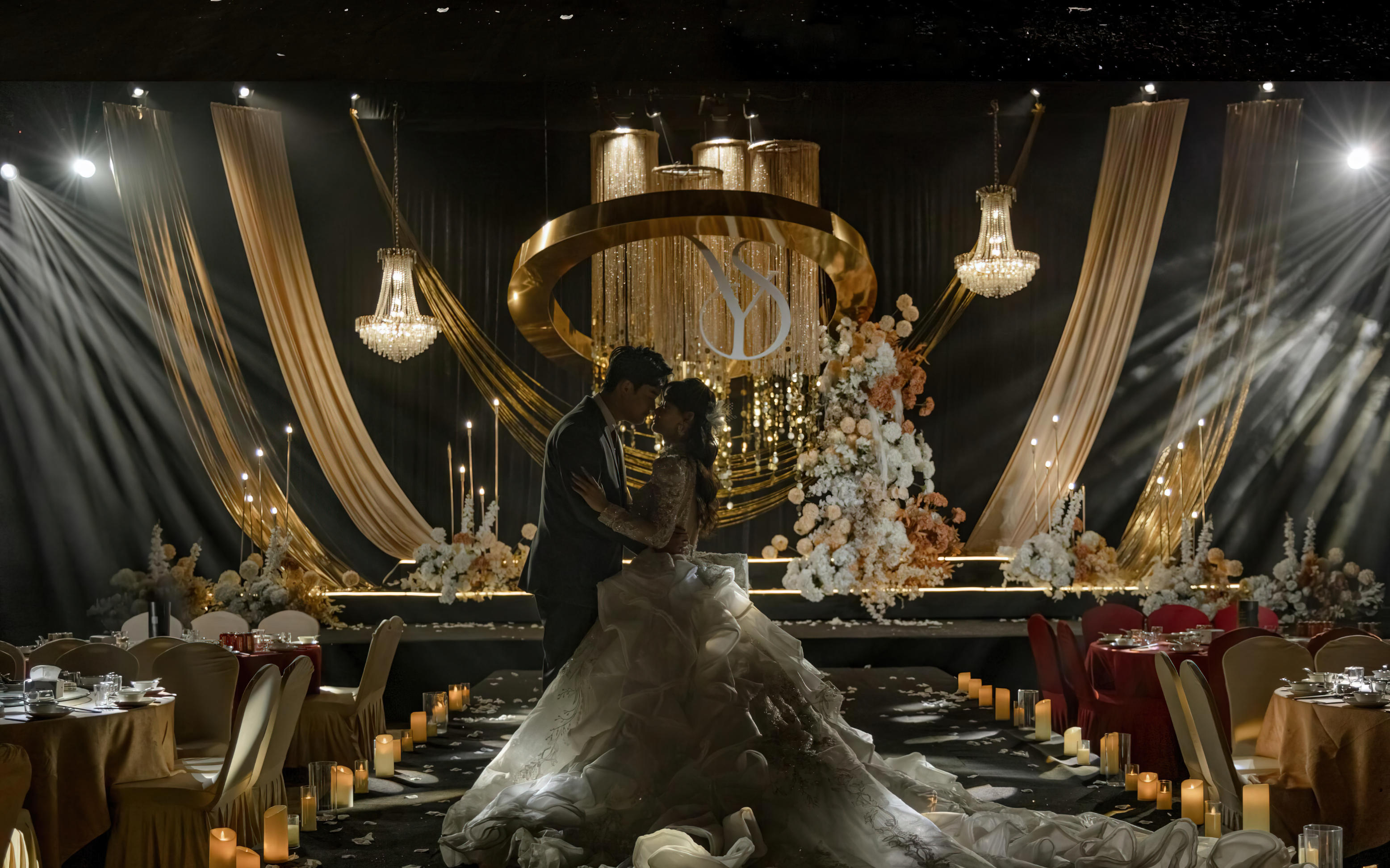 酒业大厦黑金色老钱风婚礼