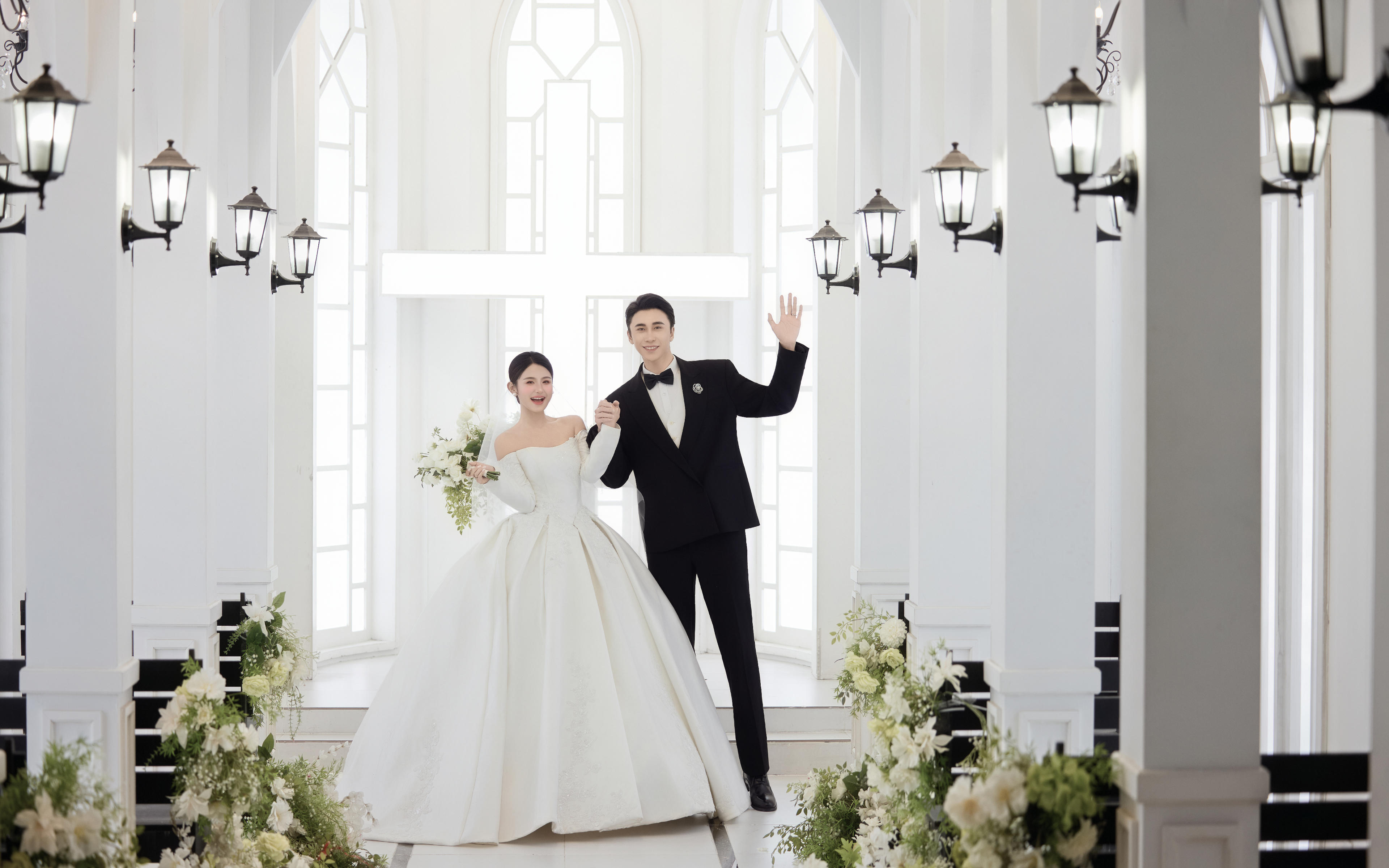 儀式感拉滿的??室內(nèi)教堂婚紗照??