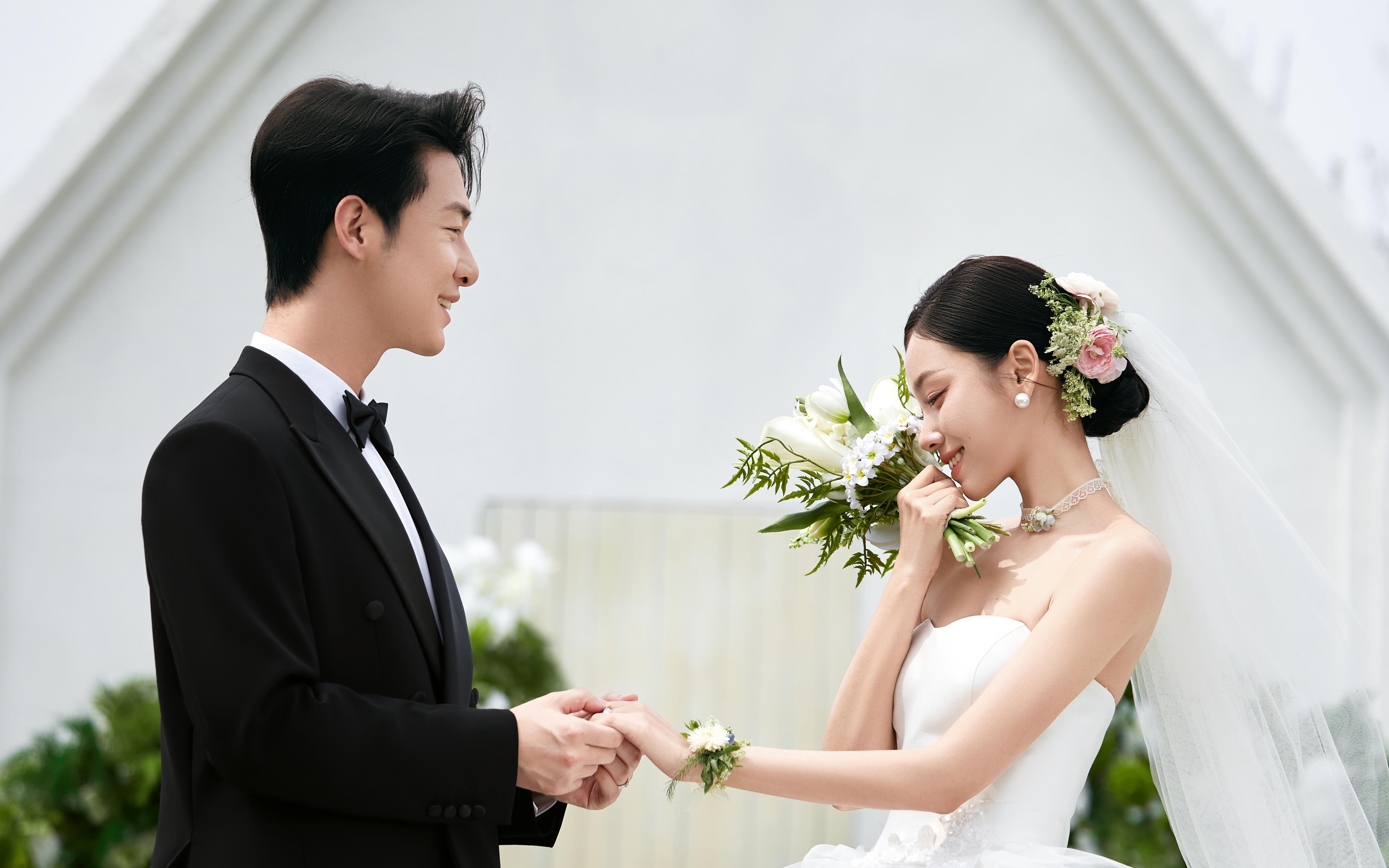 【这种雪山教堂婚纱照】