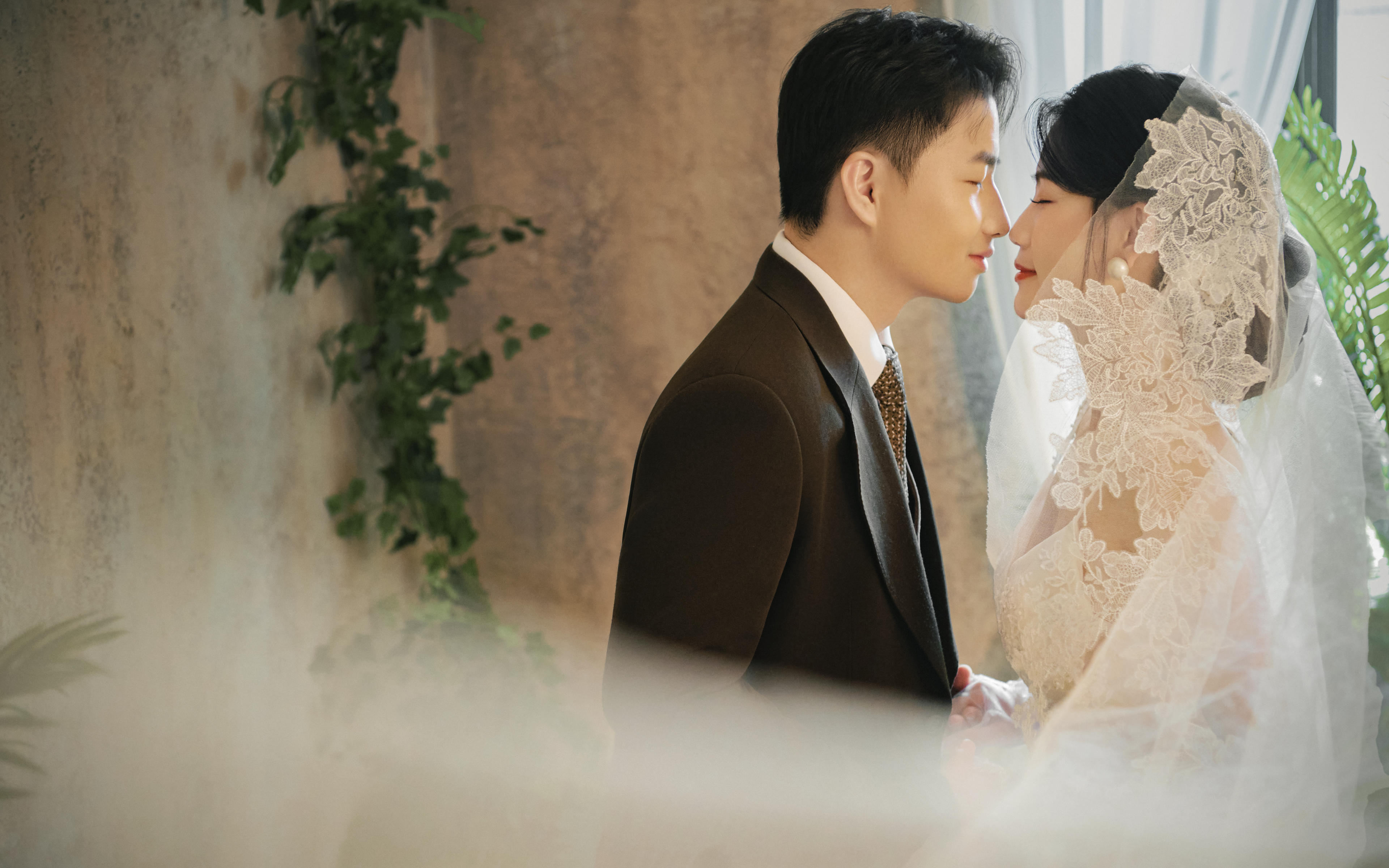 像是从油画里走出来的婚纱照