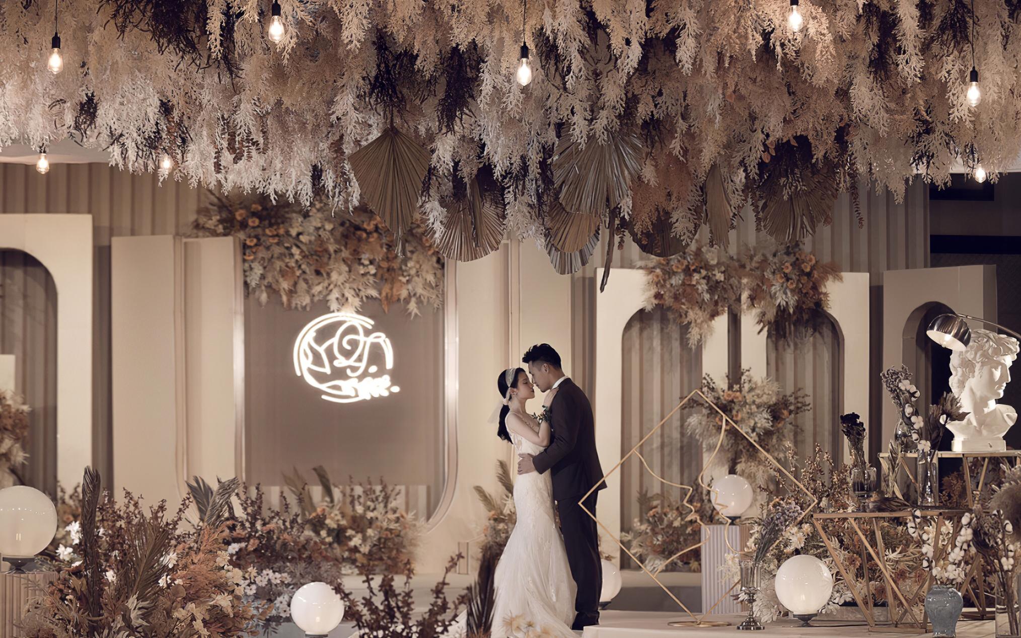 泰式浅香槟大气婚礼现场·爱谛尔婚礼定制