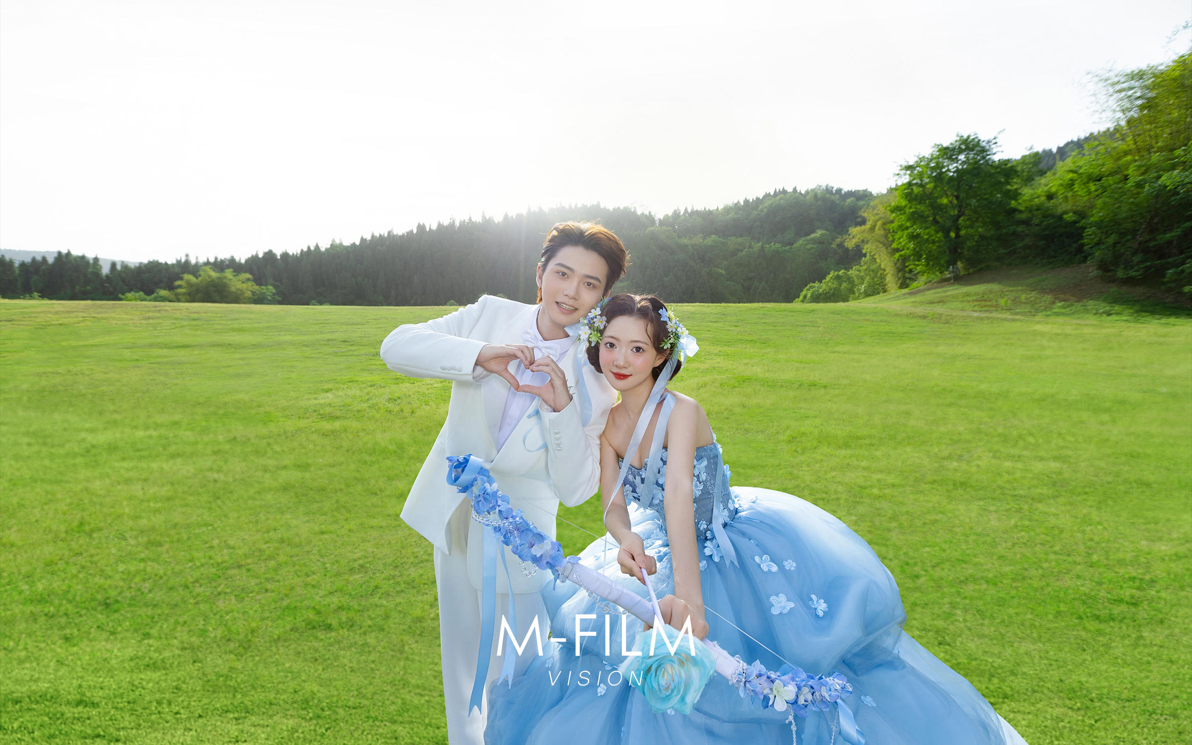 忍不住看了一遍又一遍的蓝色花神婚纱照