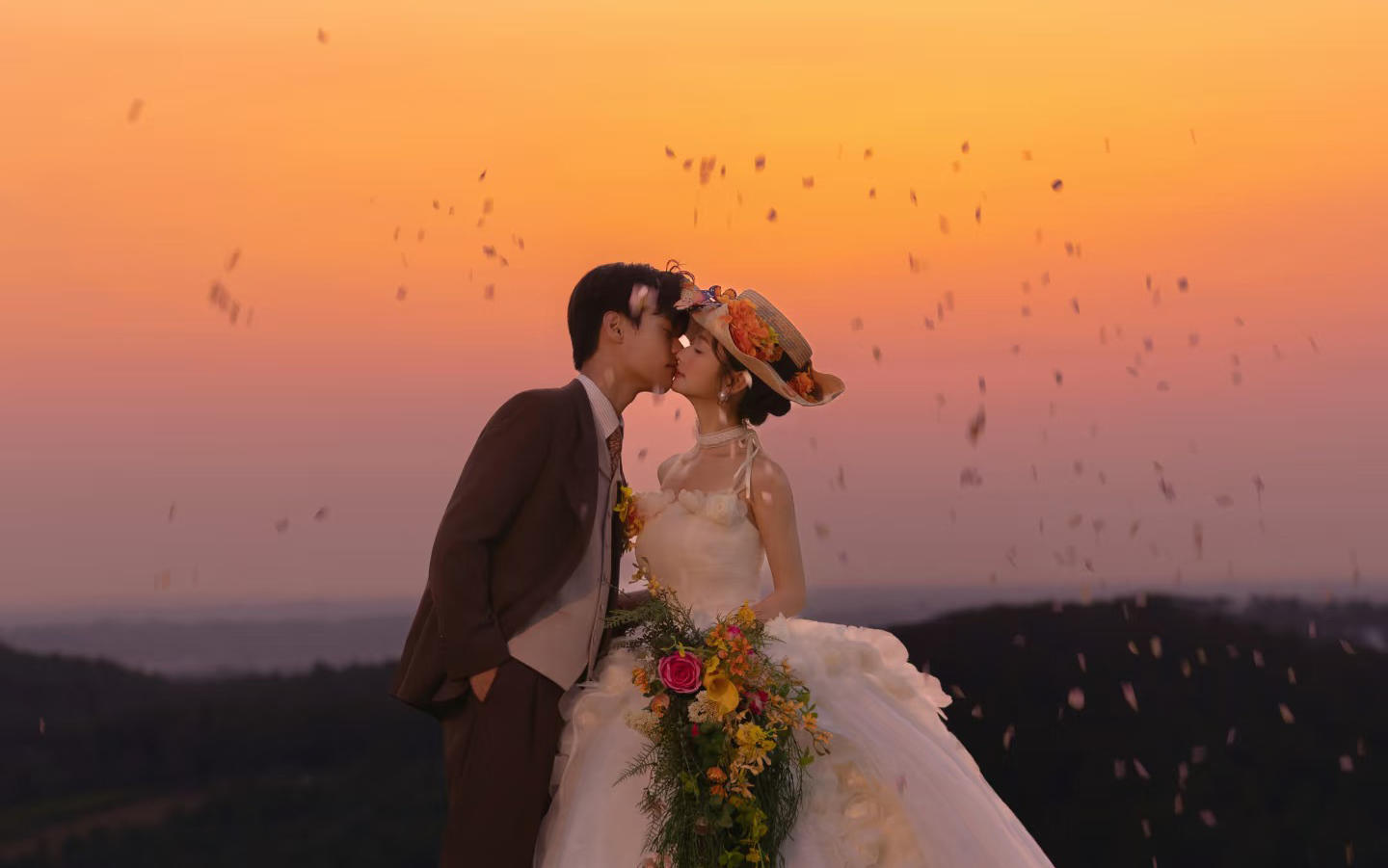 【優(yōu)格】朋友都說，這組夕陽法式婚紗照美的直擊靈魂
