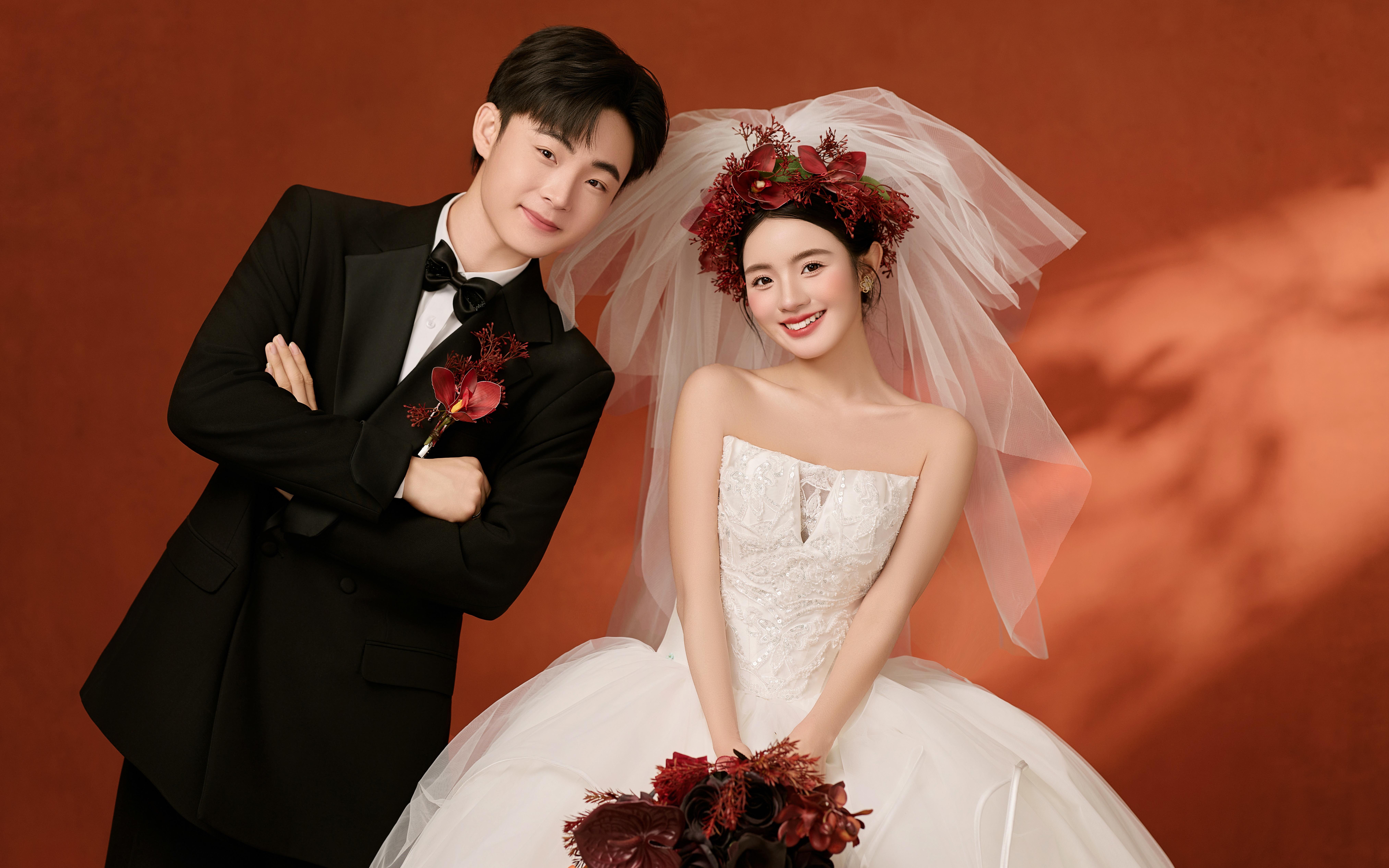 誰懂?。凸偶t底+白紗婚紗照美到犯規(guī)