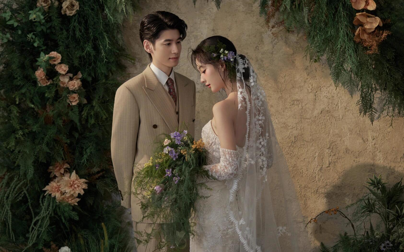 油画复古室内婚纱照