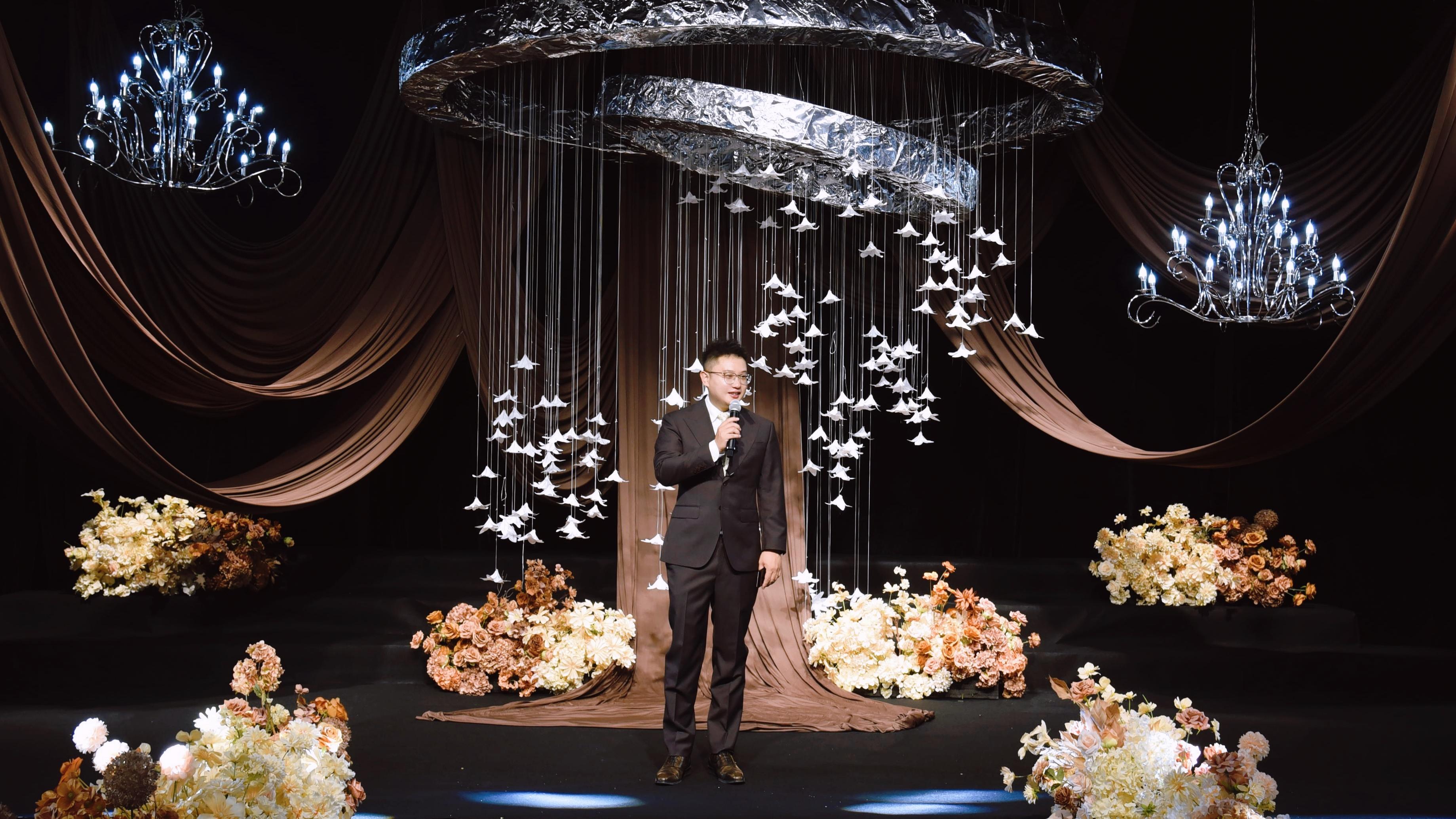 主持人的台前幕后