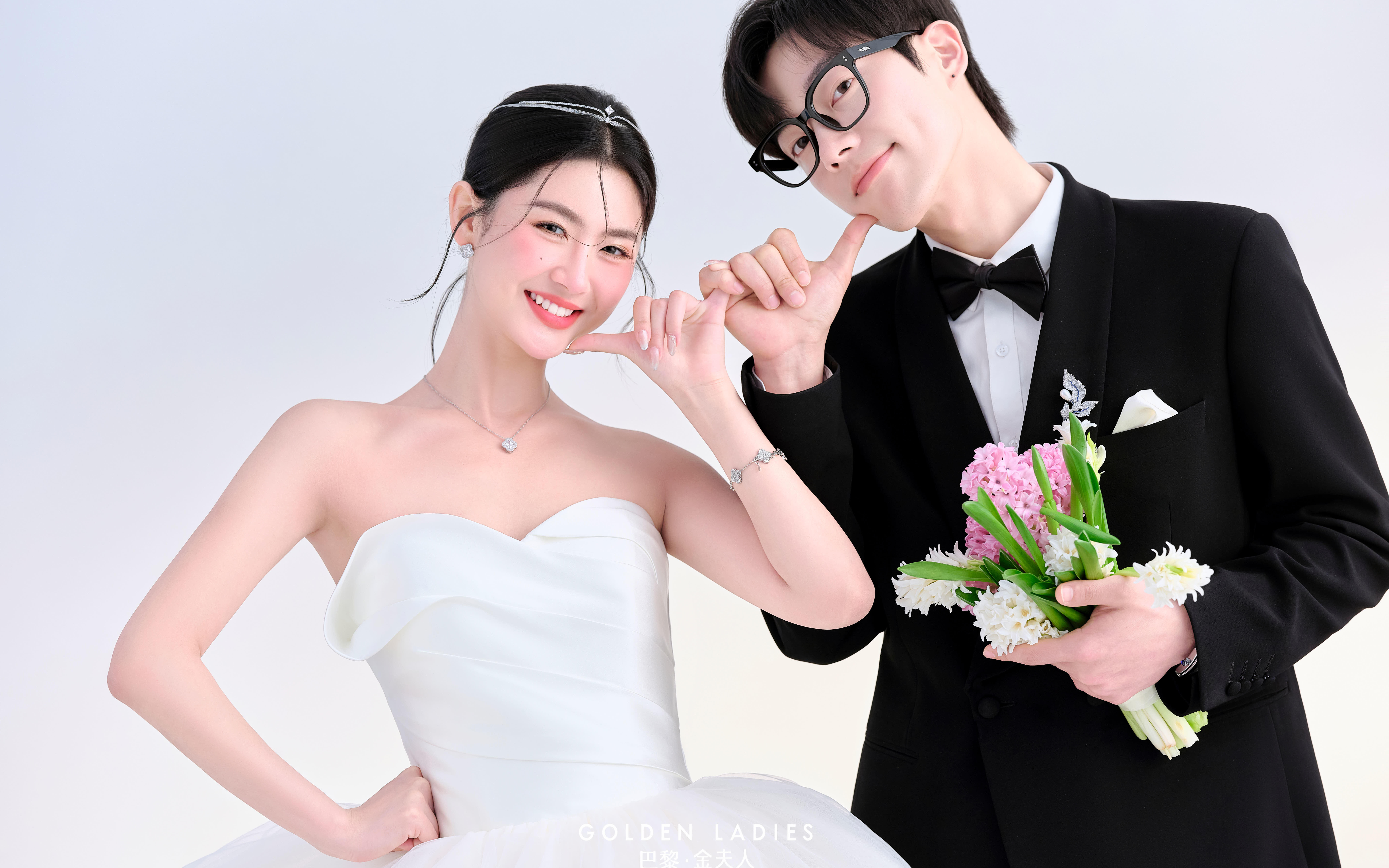 女明星同款😎婚纱照就是要备受瞩目~