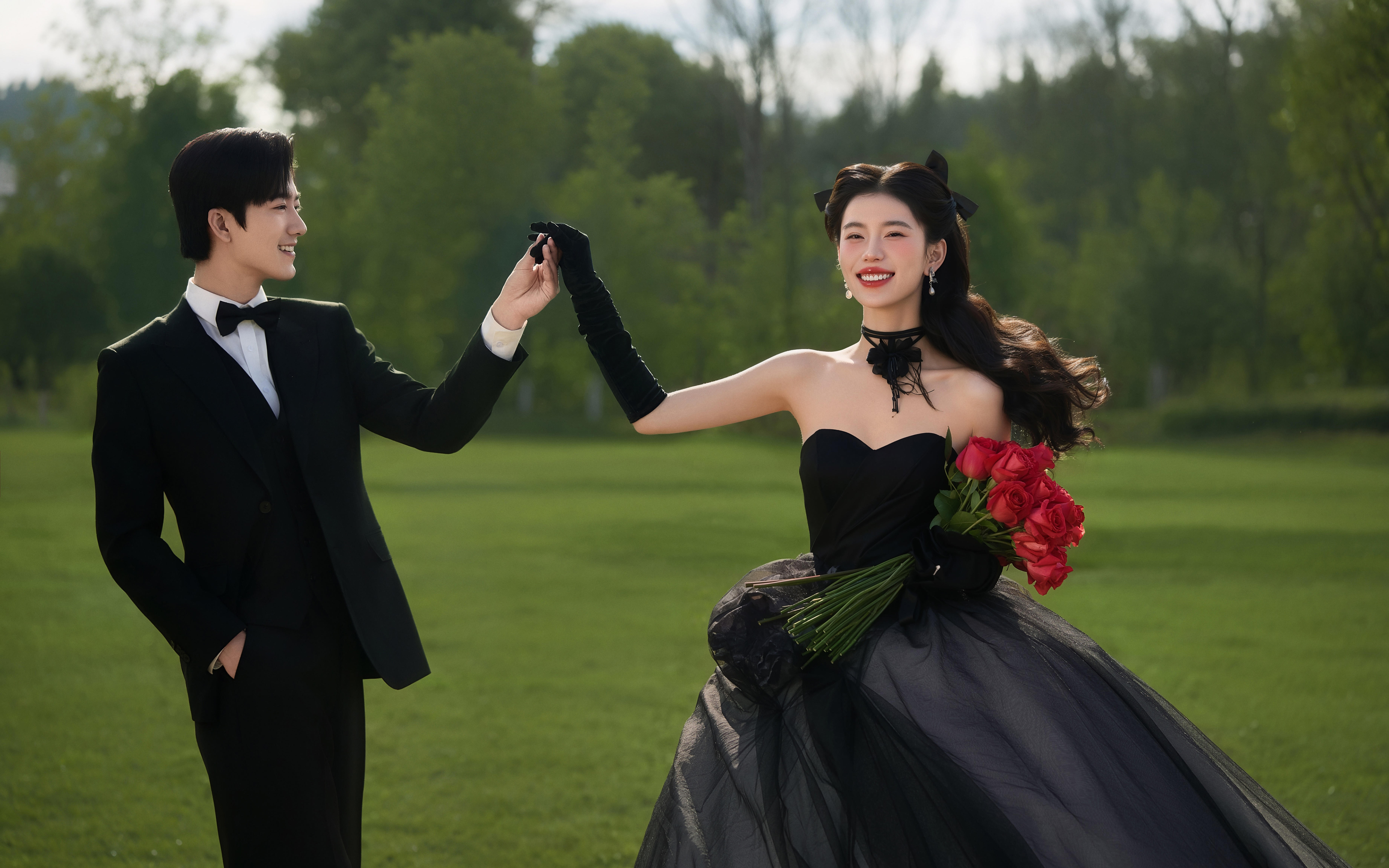 森林玫瑰🌹梦幻黑纱森系草坪婚纱照来啦❗