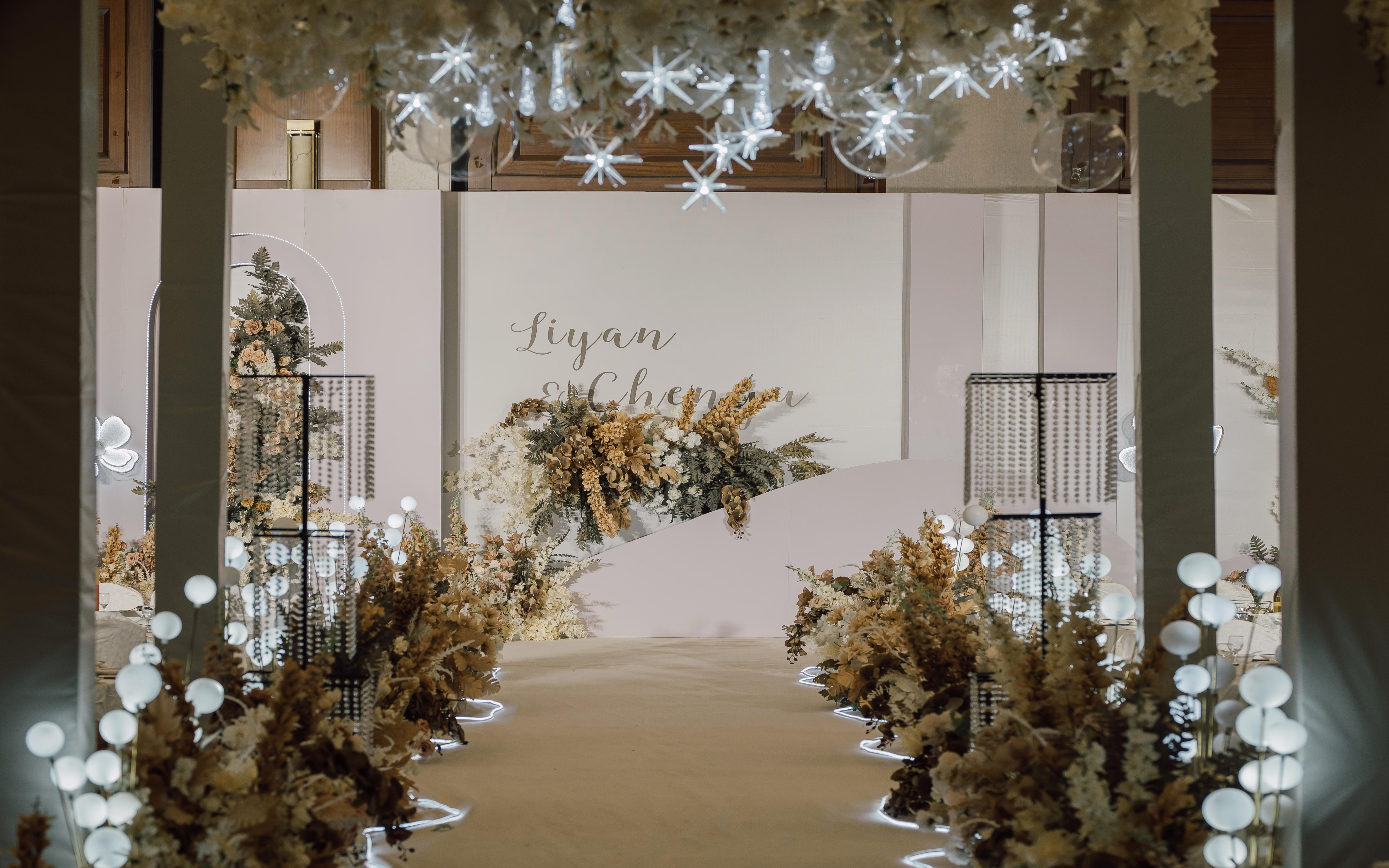 香槟色轻奢小预算婚礼