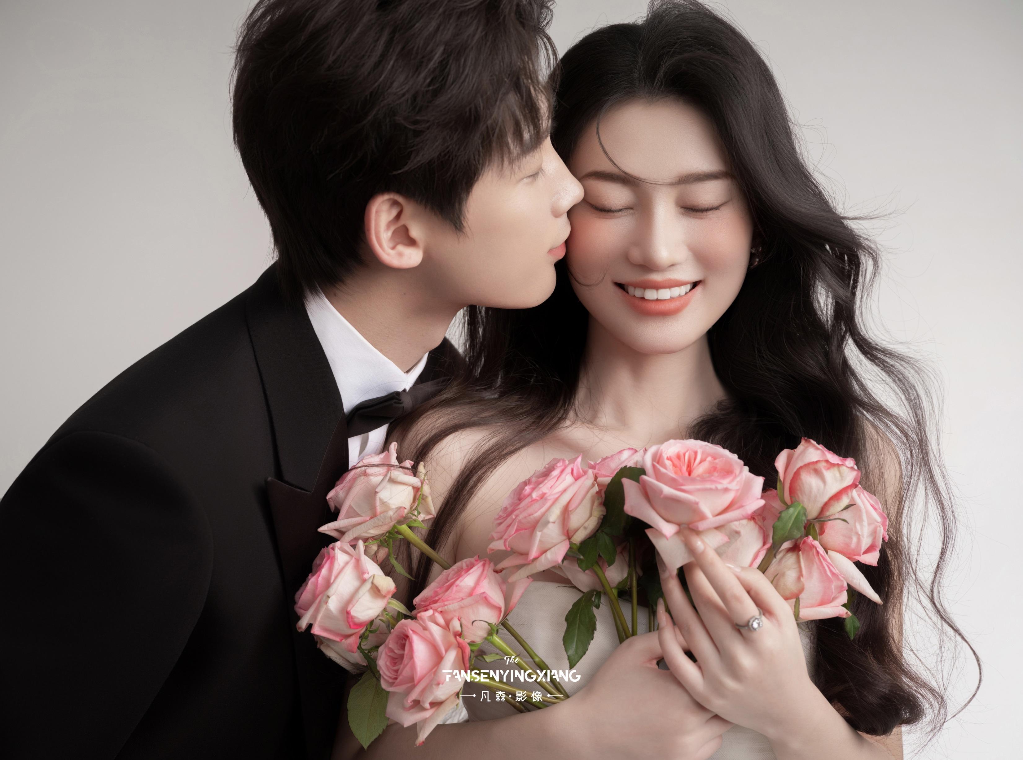 结婚必拍的高级感主纱婚纱照
