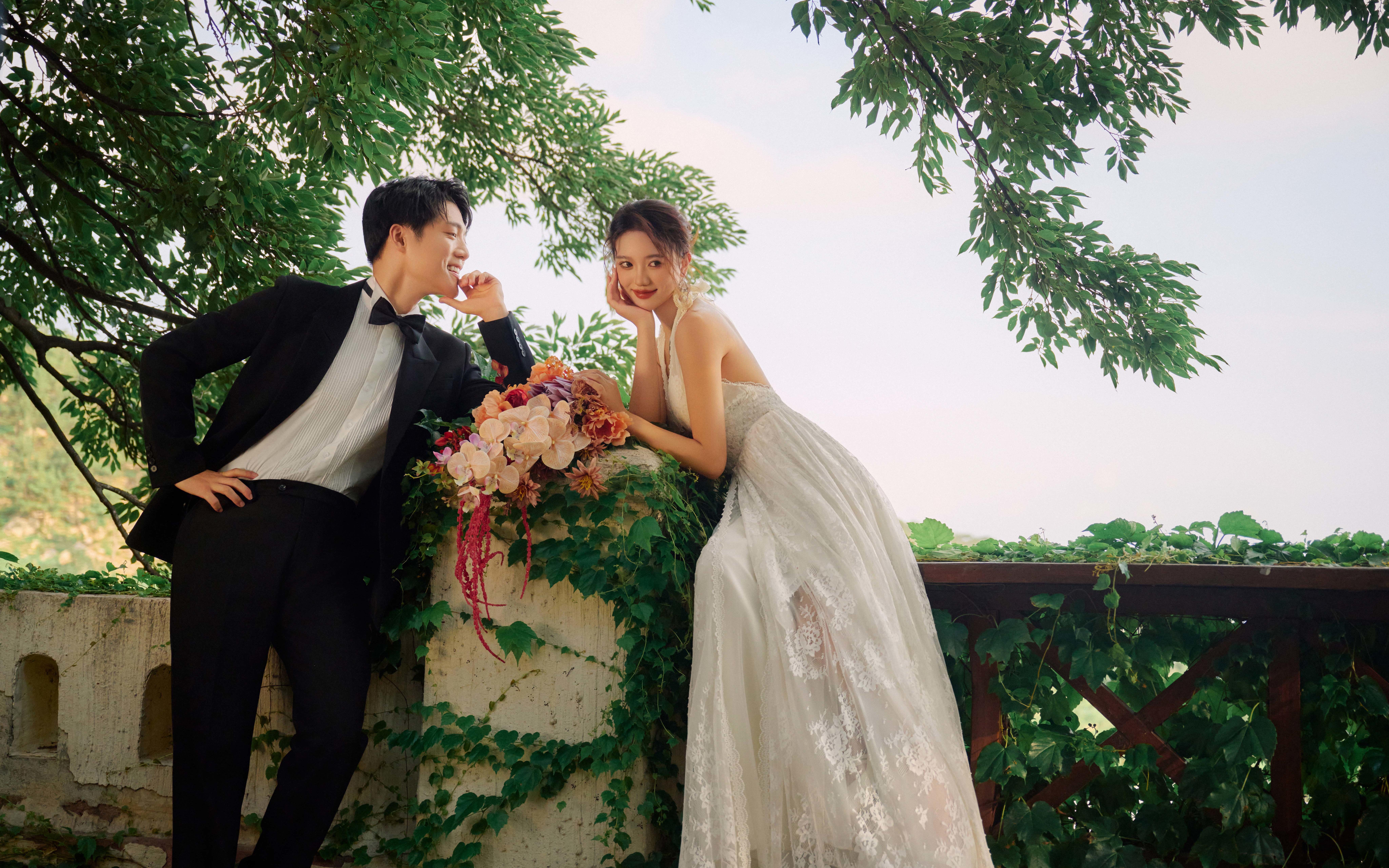 在古堡嫁给爱情｜法式婚纱照氛围感拉满