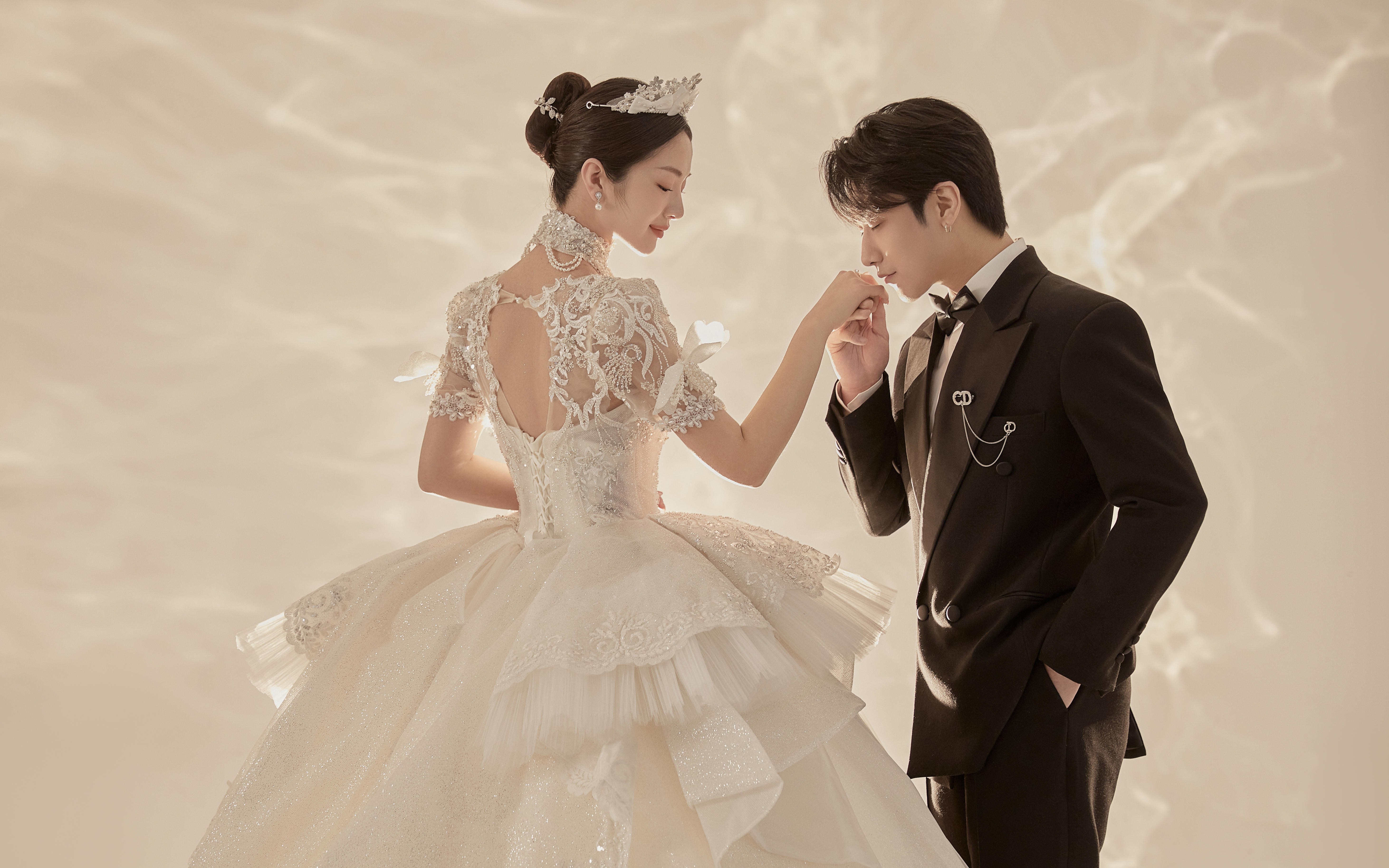 ? 這組光影婚紗照我愿稱之為“封神之光” ?