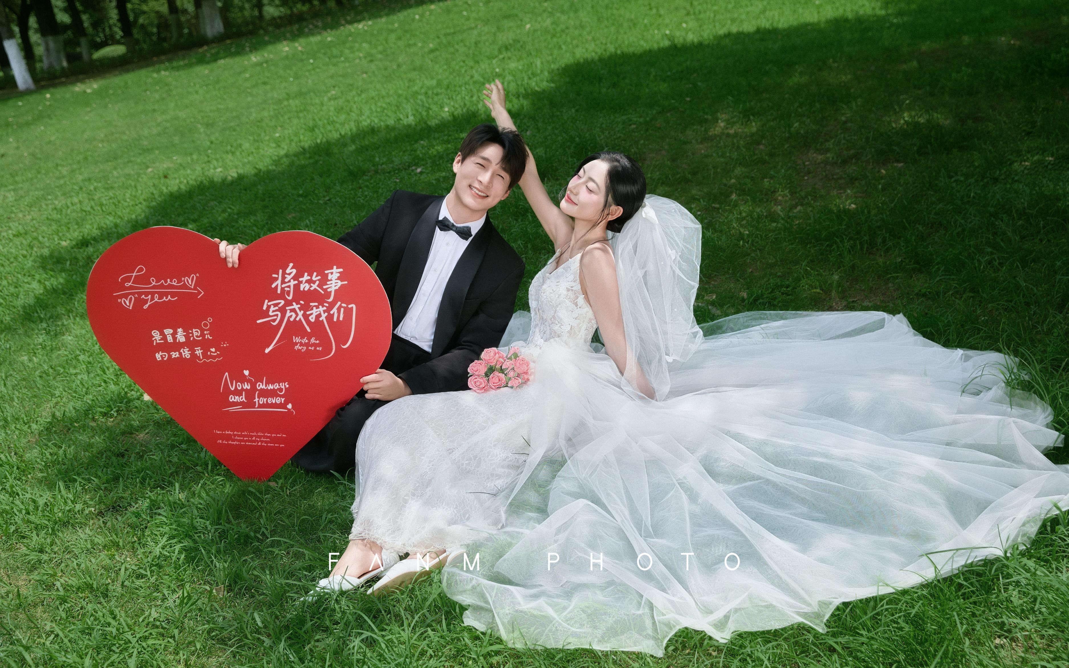 梵梦®原创 | 年轻人都爱的ins风草坪婚纱照