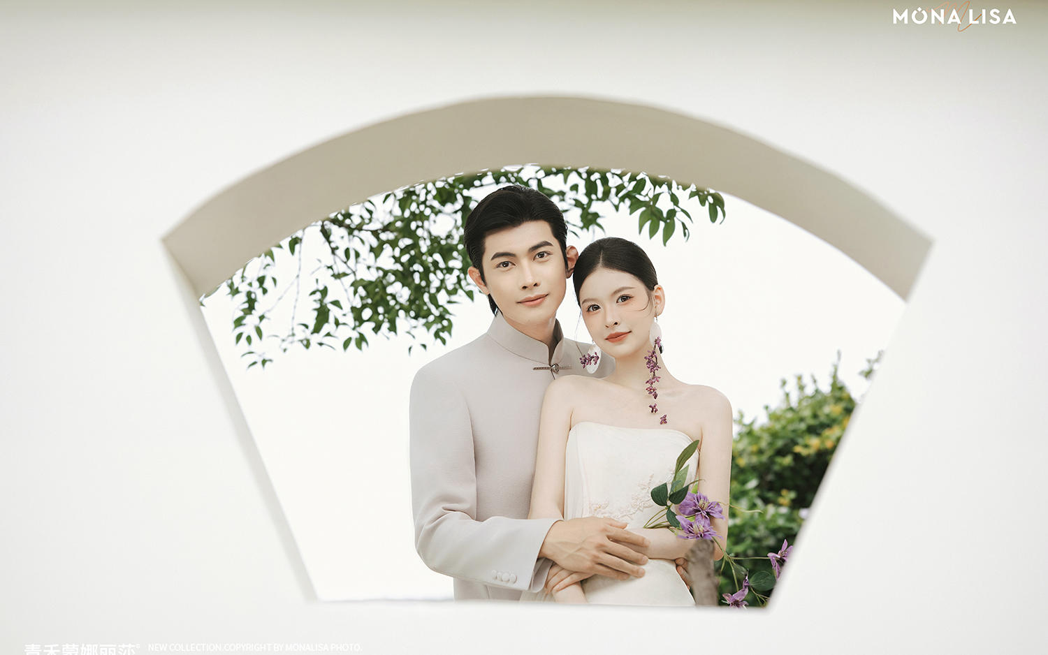 中式园林搭配湖景山景，令人心旷神怡的婚纱照。