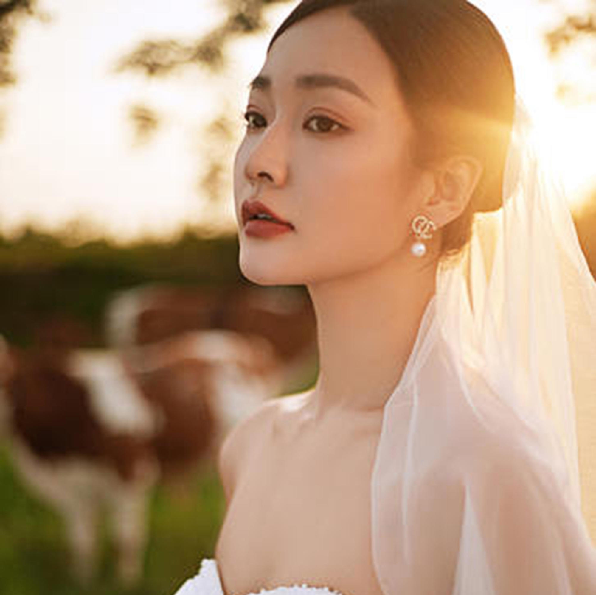 推荐草坪电影感婚纱照 