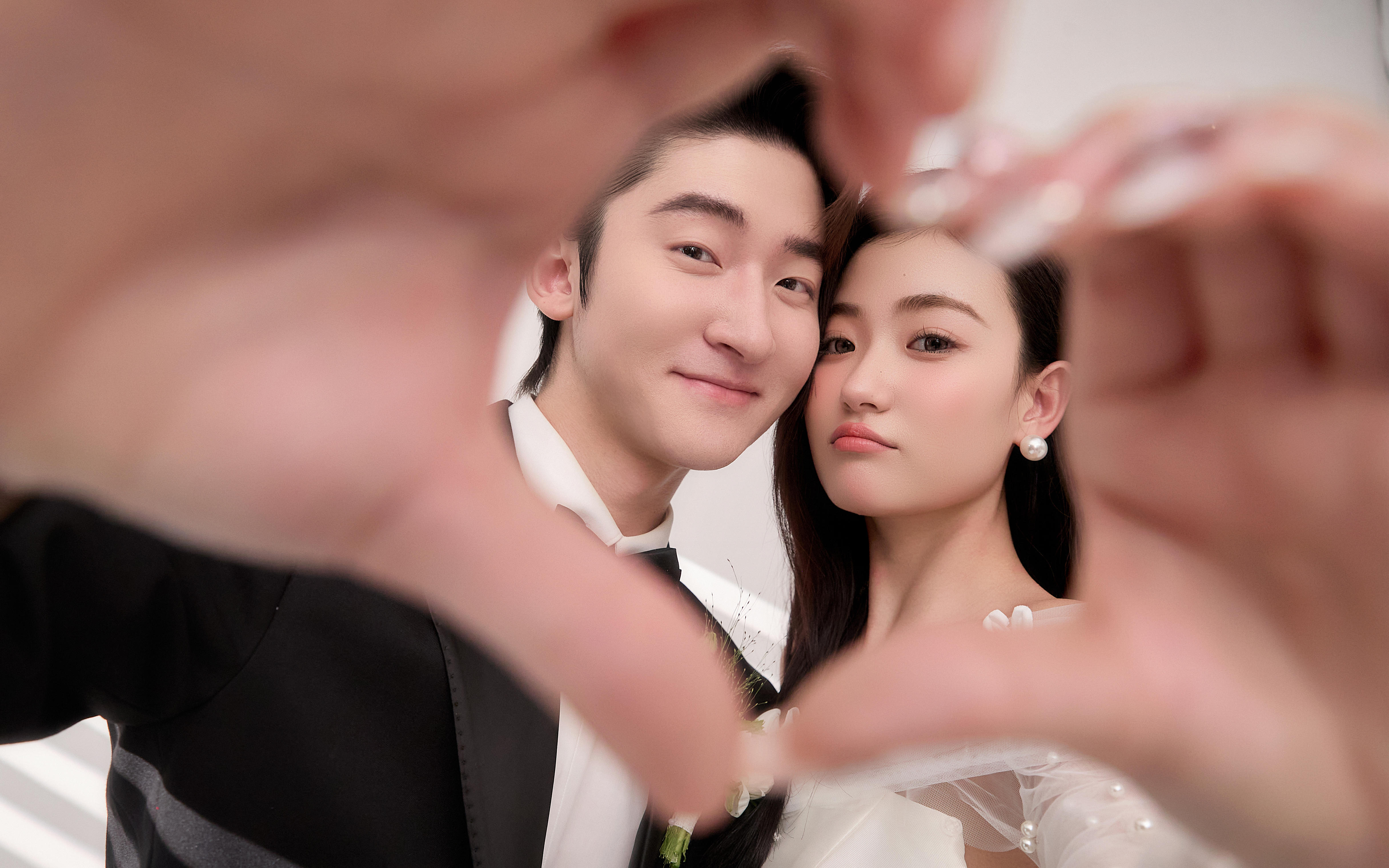 终·于：从“我们”变成“一家人”。