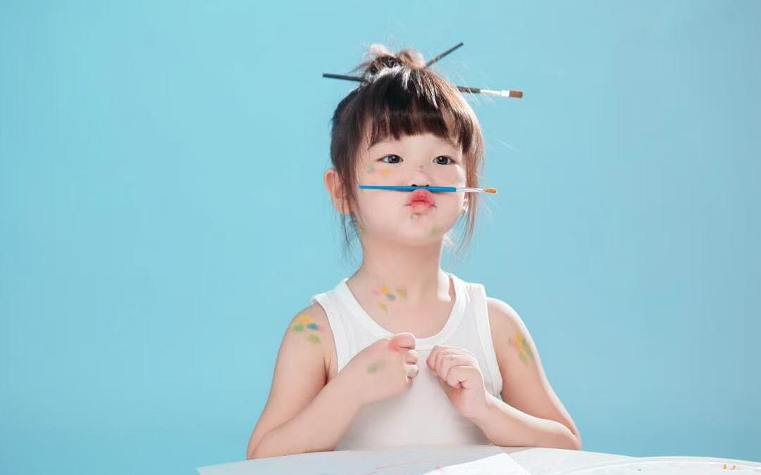 簡(jiǎn)約童趣寶寶照