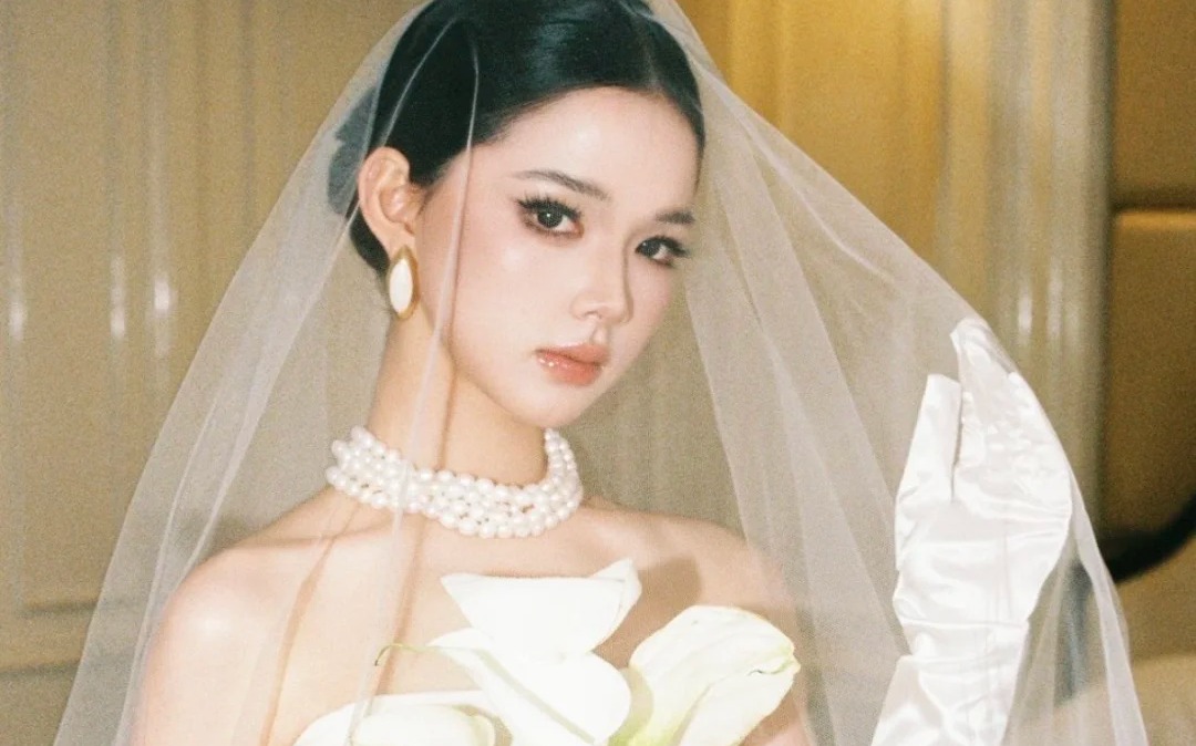 当缎面婚纱遇上复古胶片…