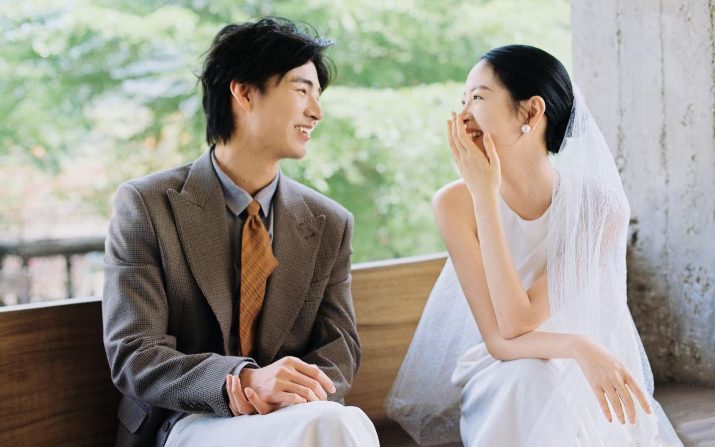 复古胶片婚纱照，质感与情怀并存