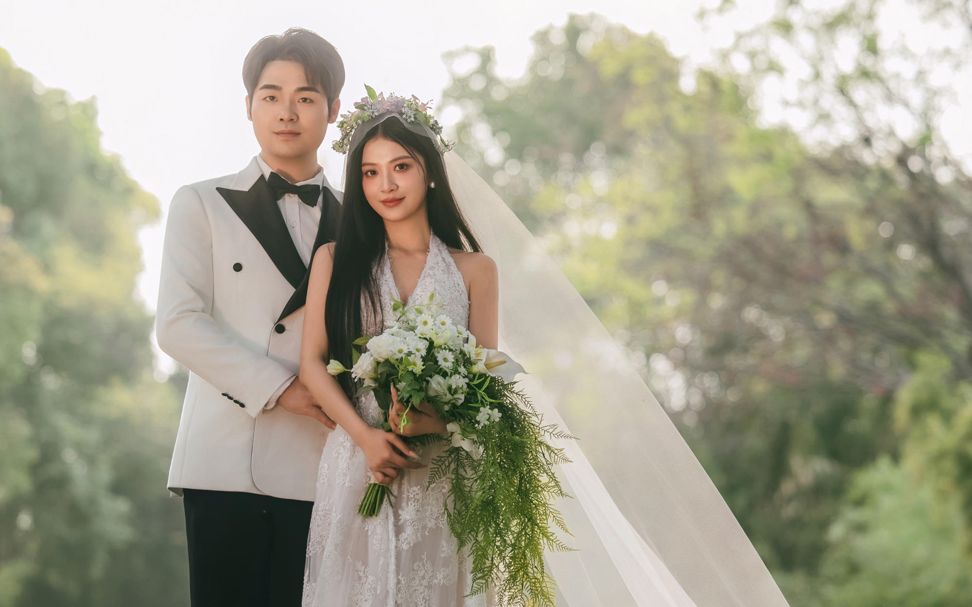 【布拉格真实客片】森系草坪婚纱照超级出片