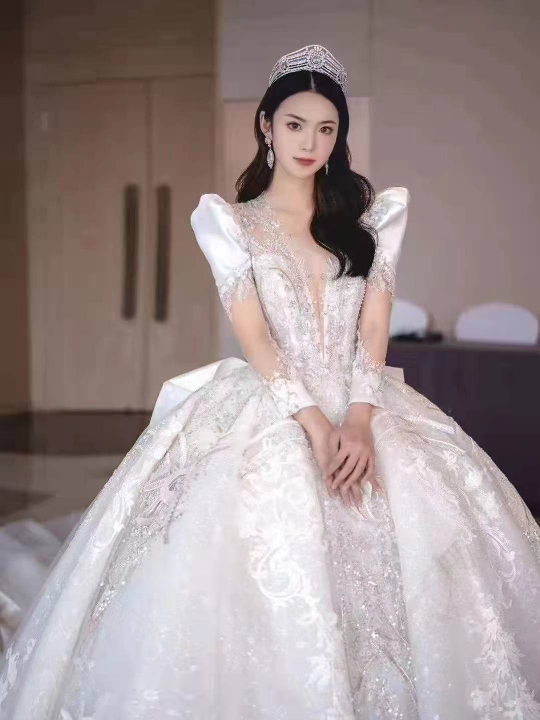 【婚纱礼服】宫廷长拖尾婚纱租赁