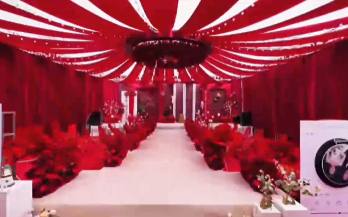 大红色布幔婚礼