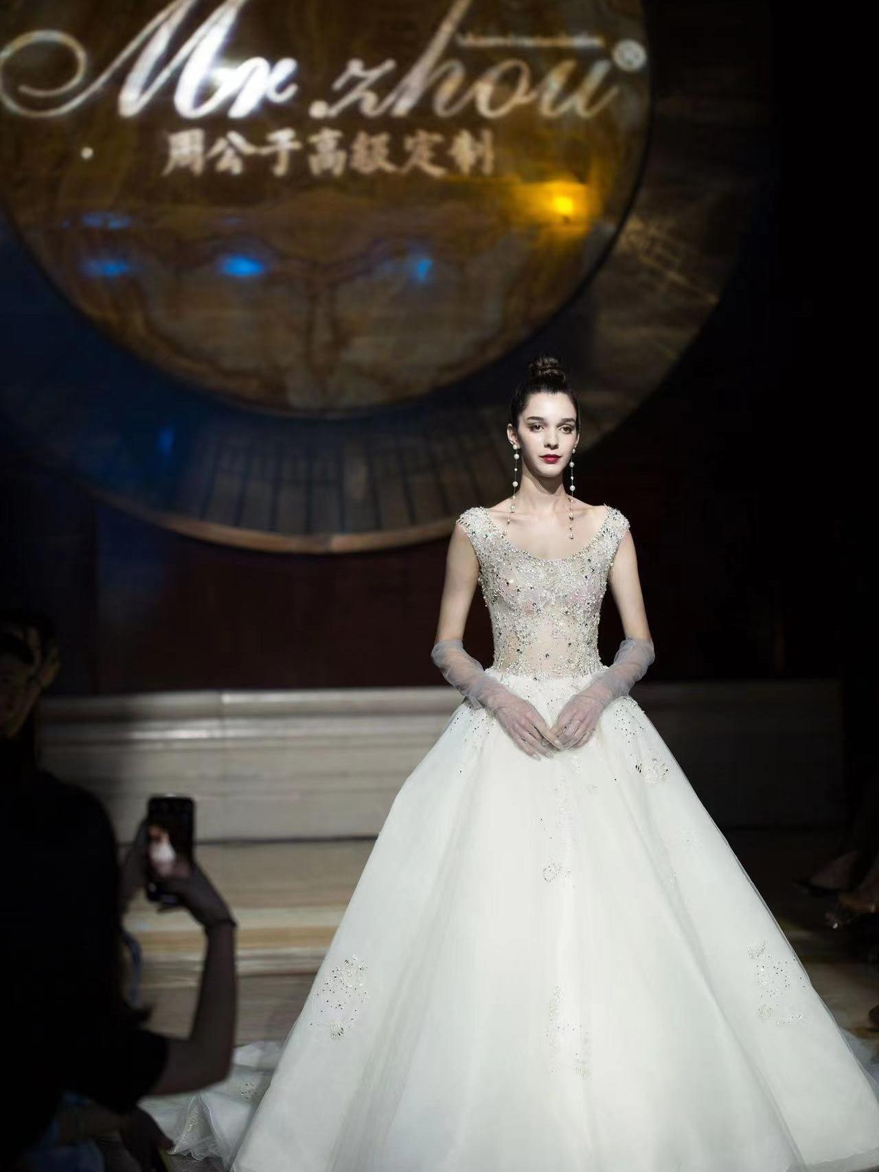 仪式感婚纱