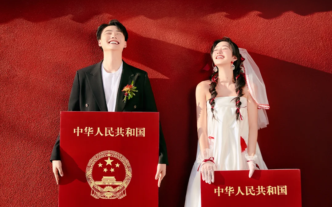 比起漂亮，我更爱喜嫁婚纱照里的生命力