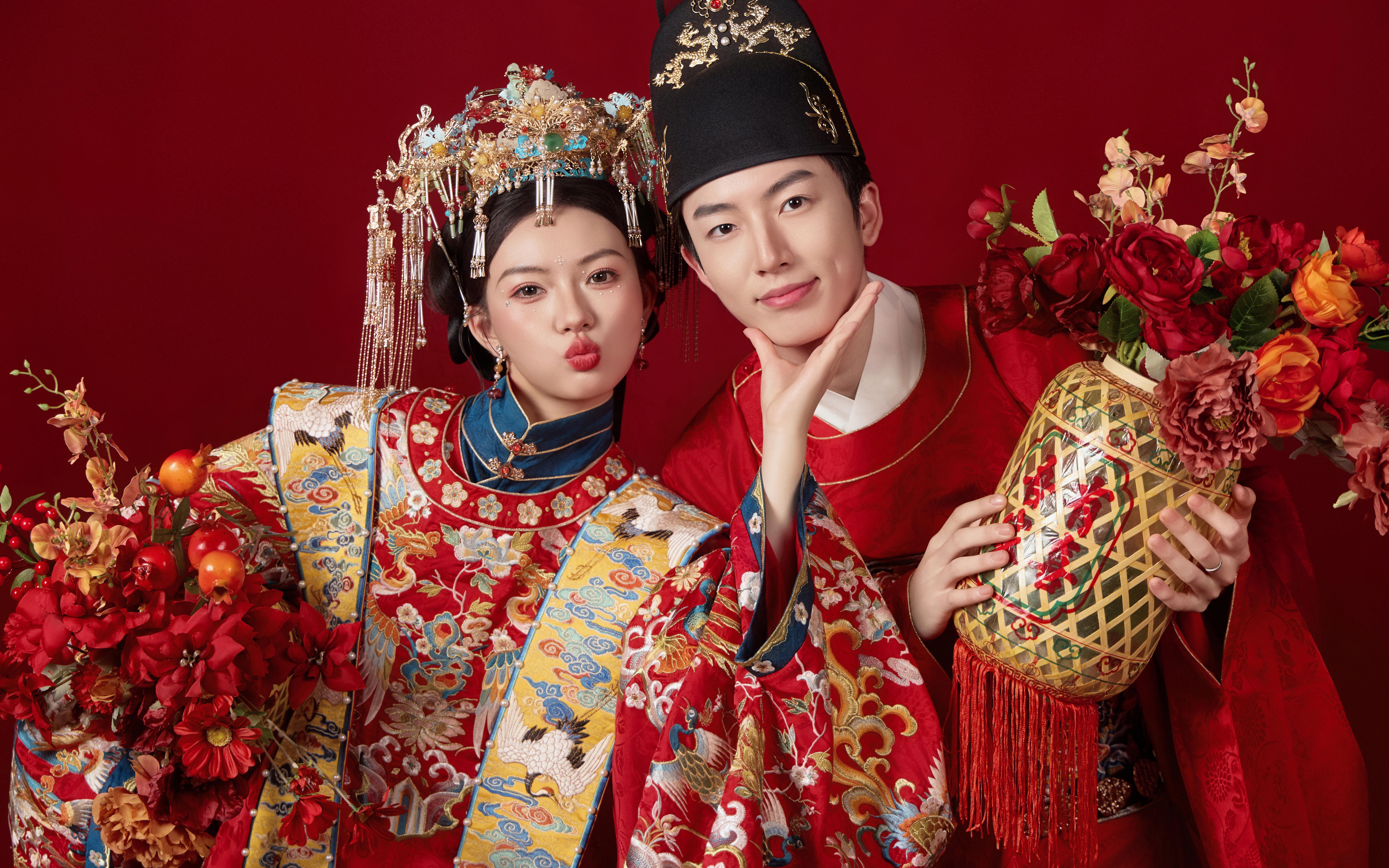 给大家看看我甜掉牙的汉服婚纱照🏮